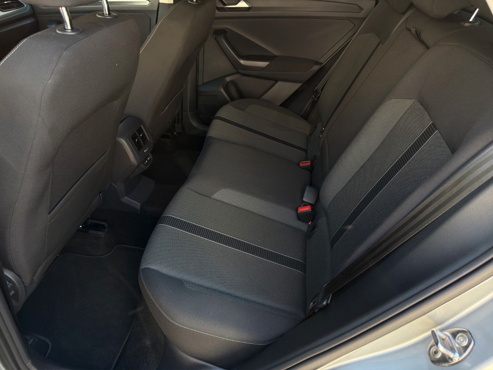 Fahrzeugabbildung Volkswagen T-Roc Life 1.0 TSI *2.Hand*CarPlay*