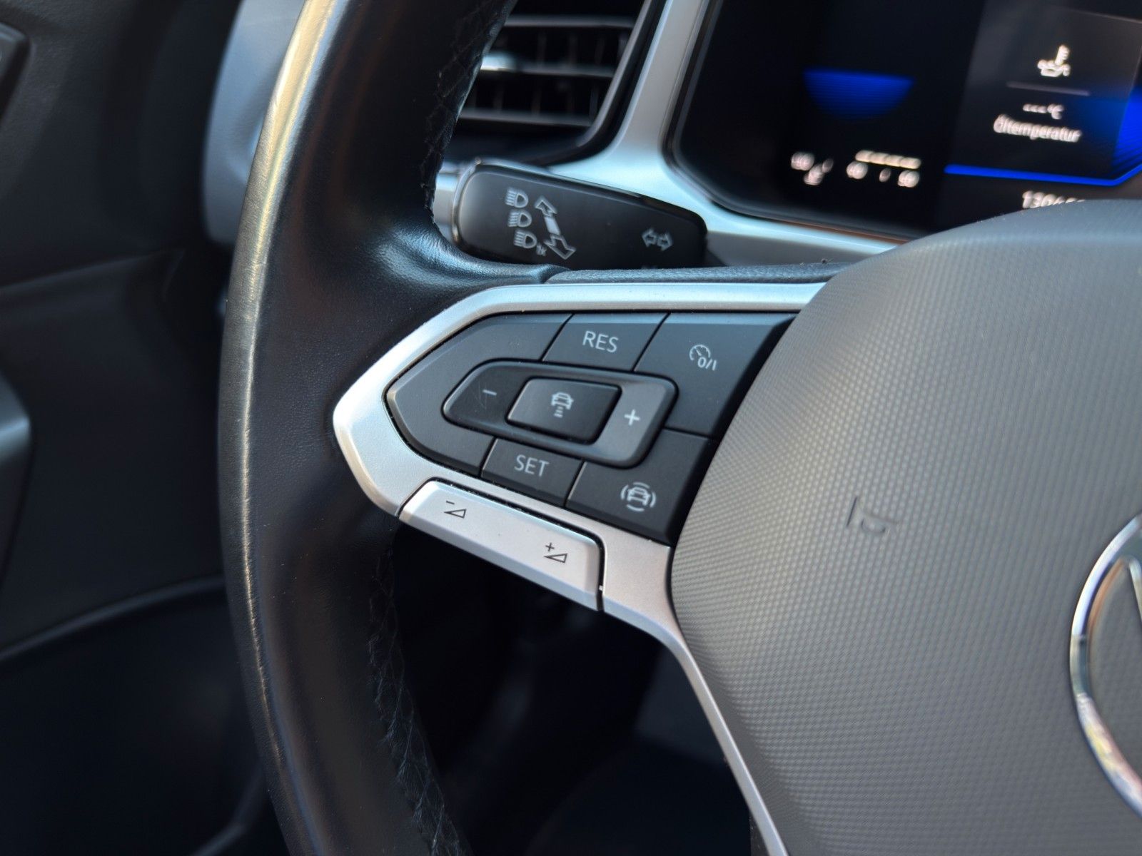 Fahrzeugabbildung Volkswagen T-Roc Life 1.0 TSI *2.Hand*CarPlay*