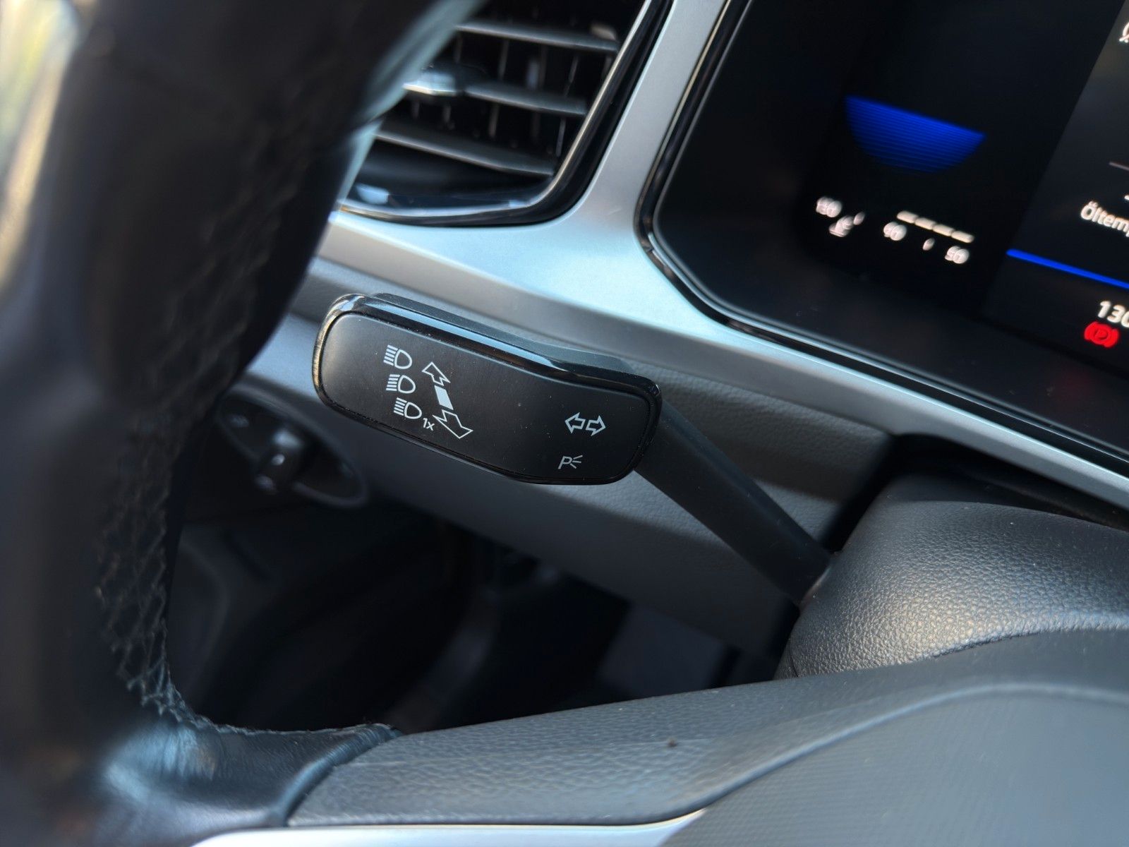 Fahrzeugabbildung Volkswagen T-Roc Life 1.0 TSI *2.Hand*CarPlay*
