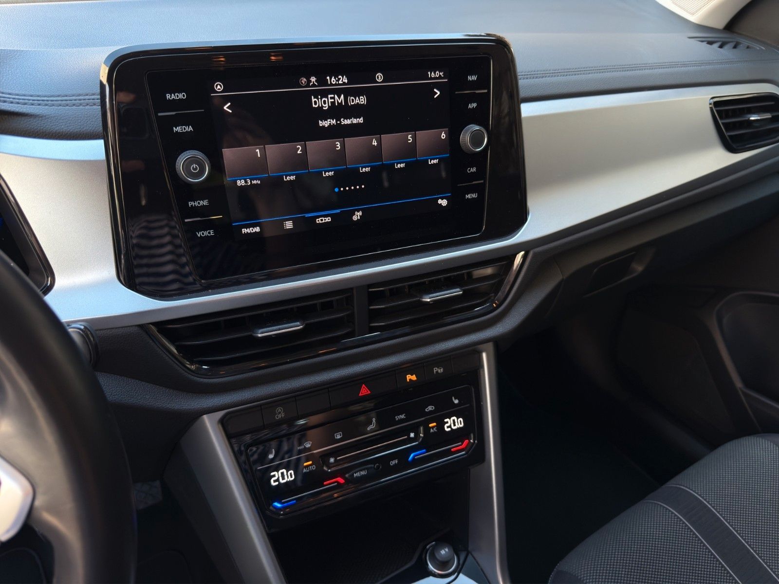 Fahrzeugabbildung Volkswagen T-Roc Life 1.0 TSI *2.Hand*CarPlay*