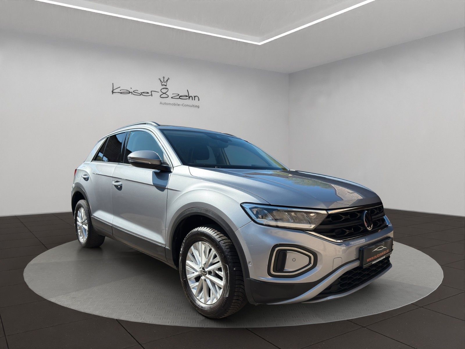 Fahrzeugabbildung Volkswagen T-Roc Life 1.0 TSI *2.Hand*CarPlay*