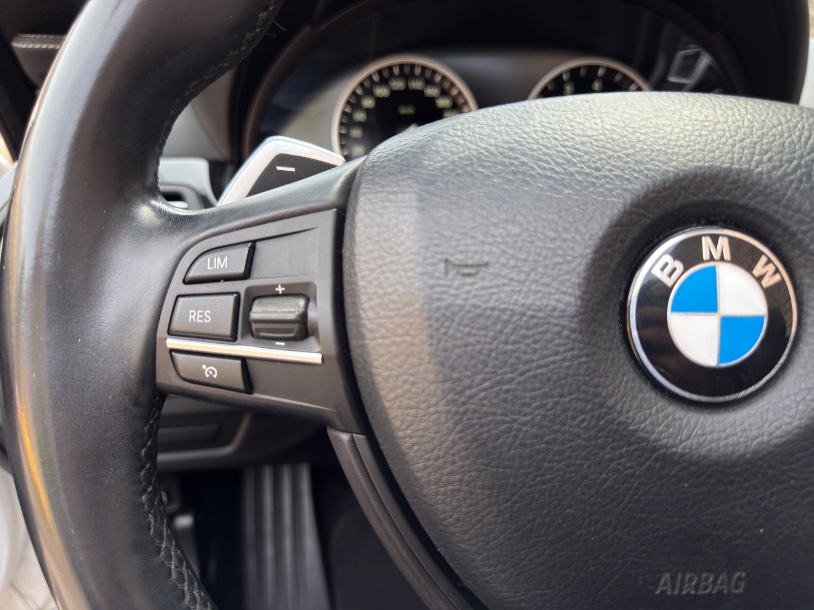 Fahrzeugabbildung BMW 650i Cabriolet *2.Hand*