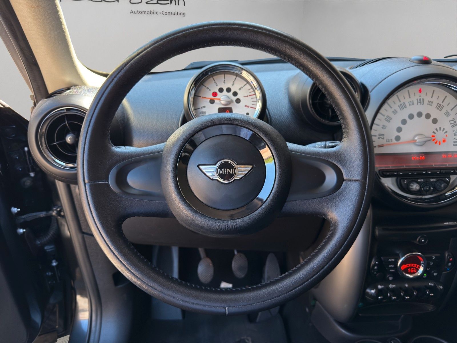 Fahrzeugabbildung MINI Cooper Countryman *2.Hand*Pepper*Sitz-Hzg*Klima*