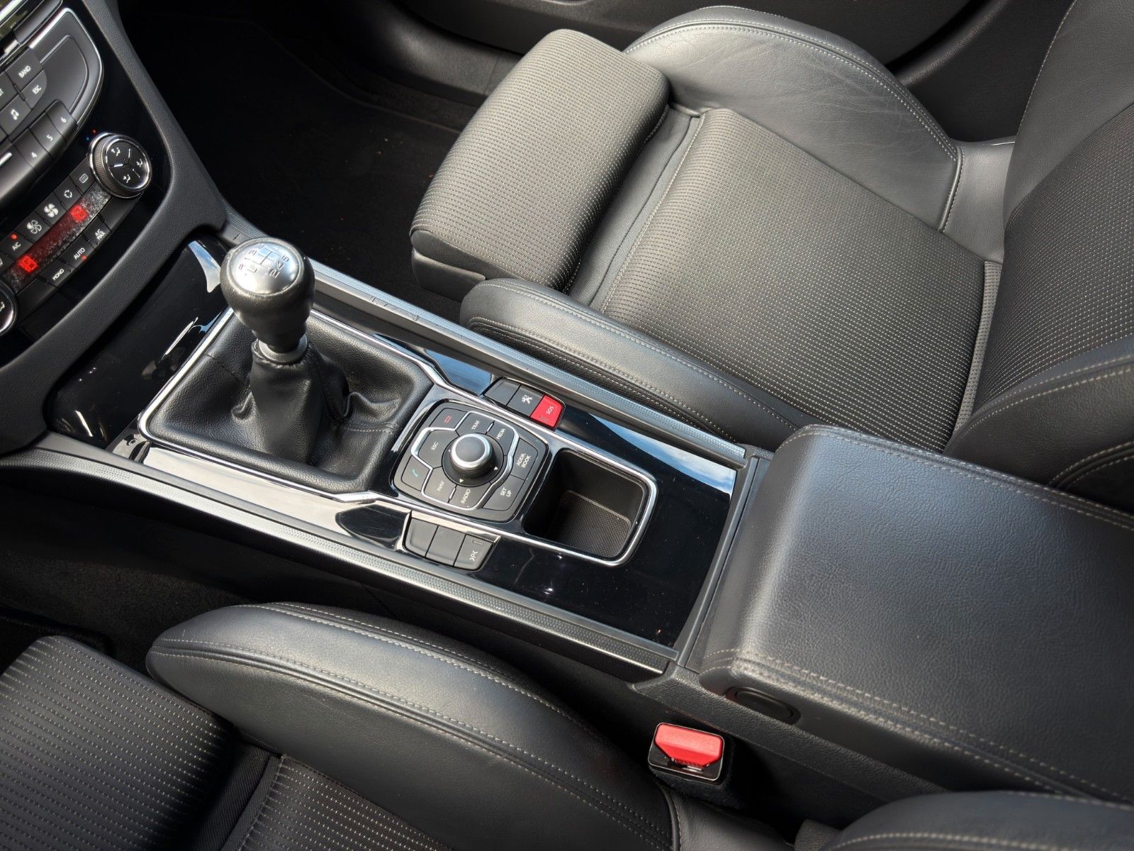 Fahrzeugabbildung Peugeot 508 HDi FAP 140 Allure *2.Hand*PDC*Teilleder*