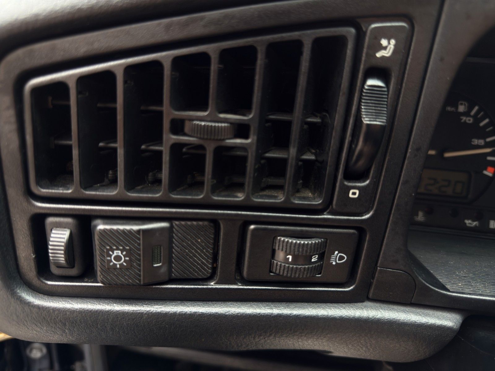 Fahrzeugabbildung Volkswagen Corrado 16V *3.Hand*Classic Data Note 2*