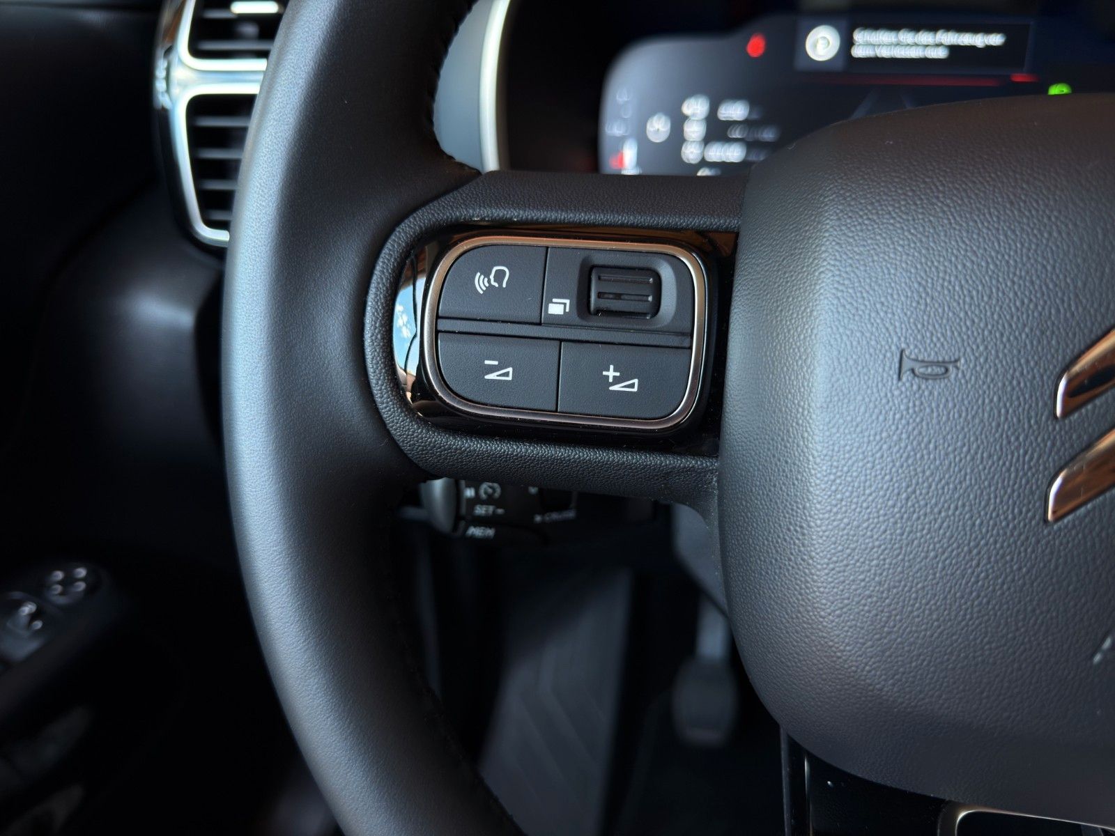 Fahrzeugabbildung Citroën C5 Aircross Plus PureTech*1.Hand*Rückfahrkamera*