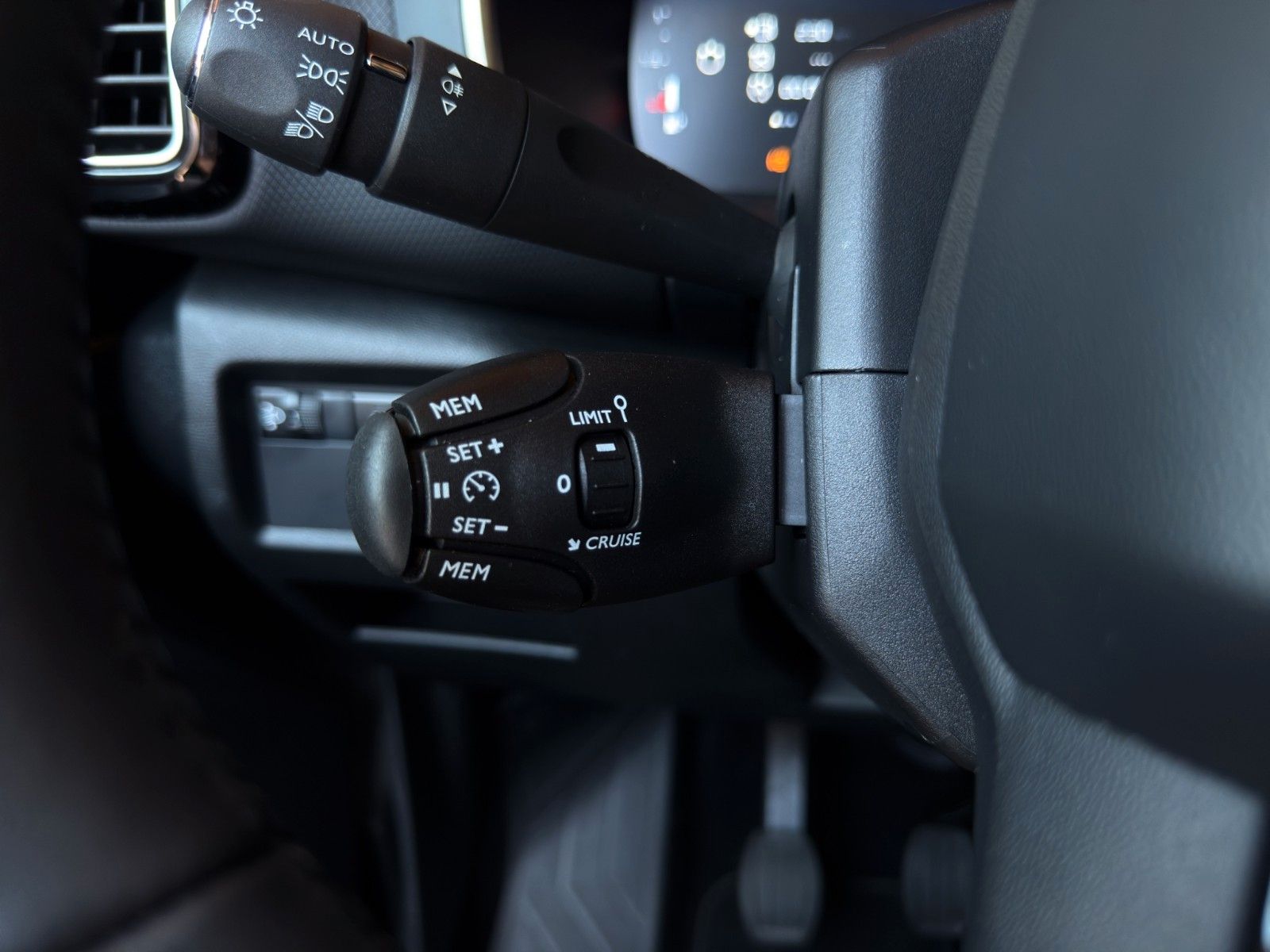 Fahrzeugabbildung Citroën C5 Aircross Plus PureTech*1.Hand*Rückfahrkamera*