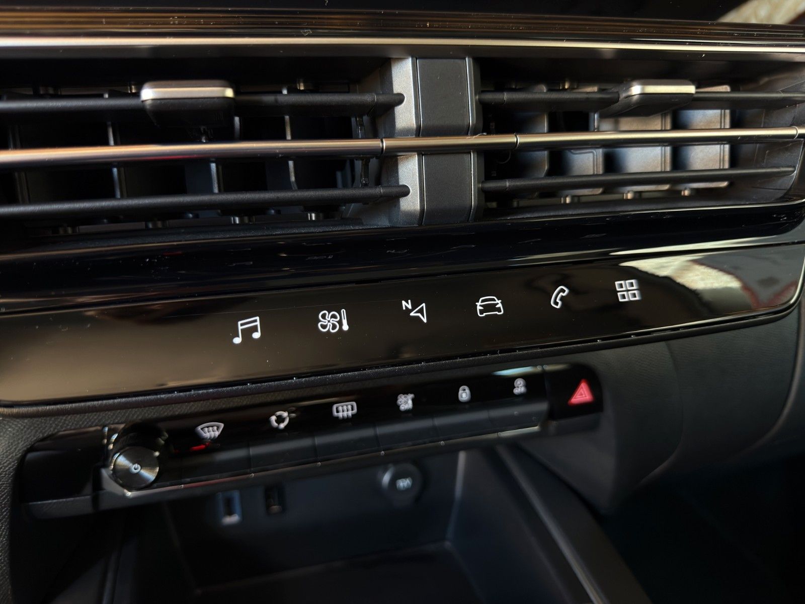 Fahrzeugabbildung Citroën C5 Aircross Plus PureTech*1.Hand*Rückfahrkamera*