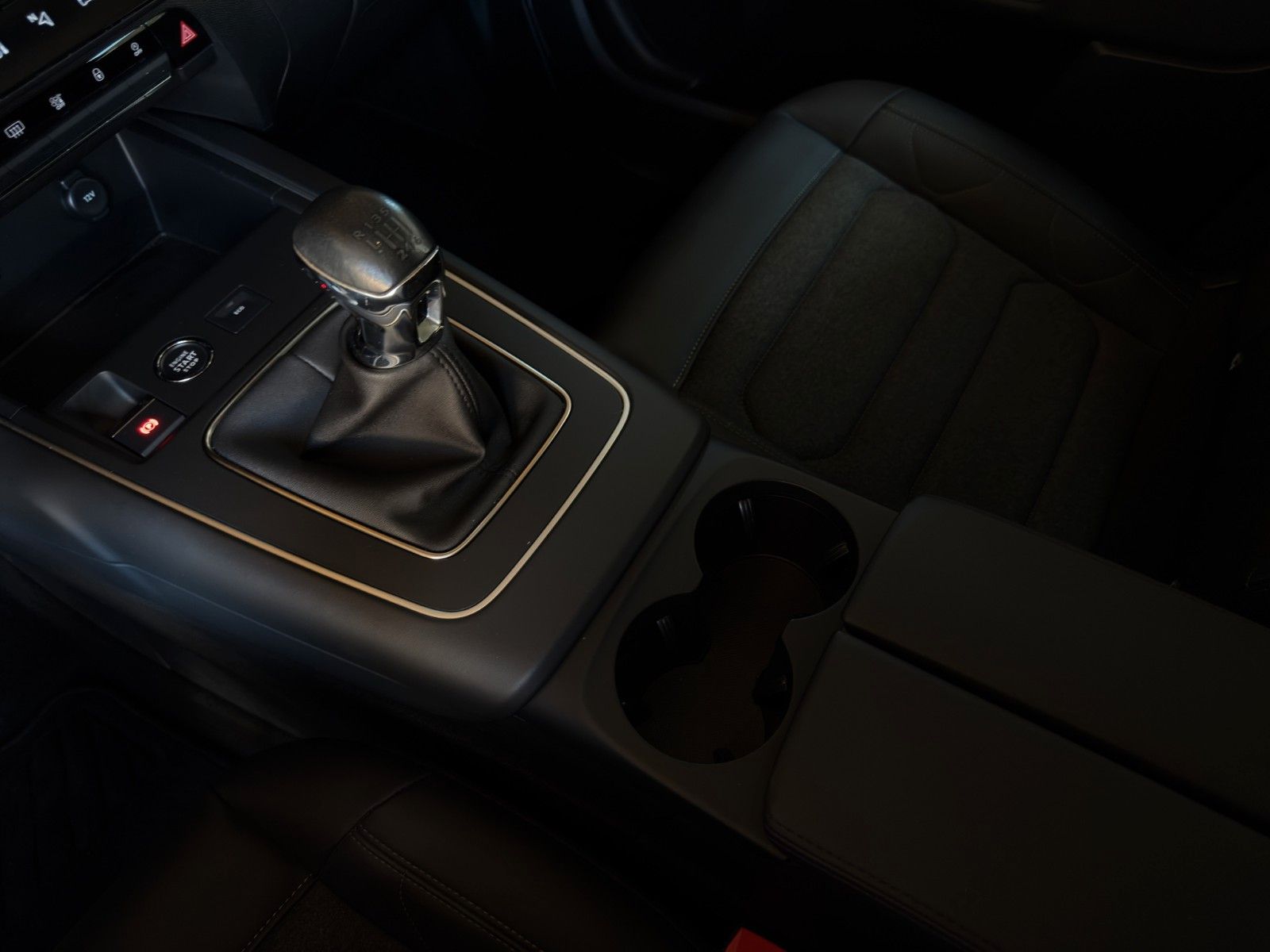 Fahrzeugabbildung Citroën C5 Aircross Plus PureTech*1.Hand*Rückfahrkamera*