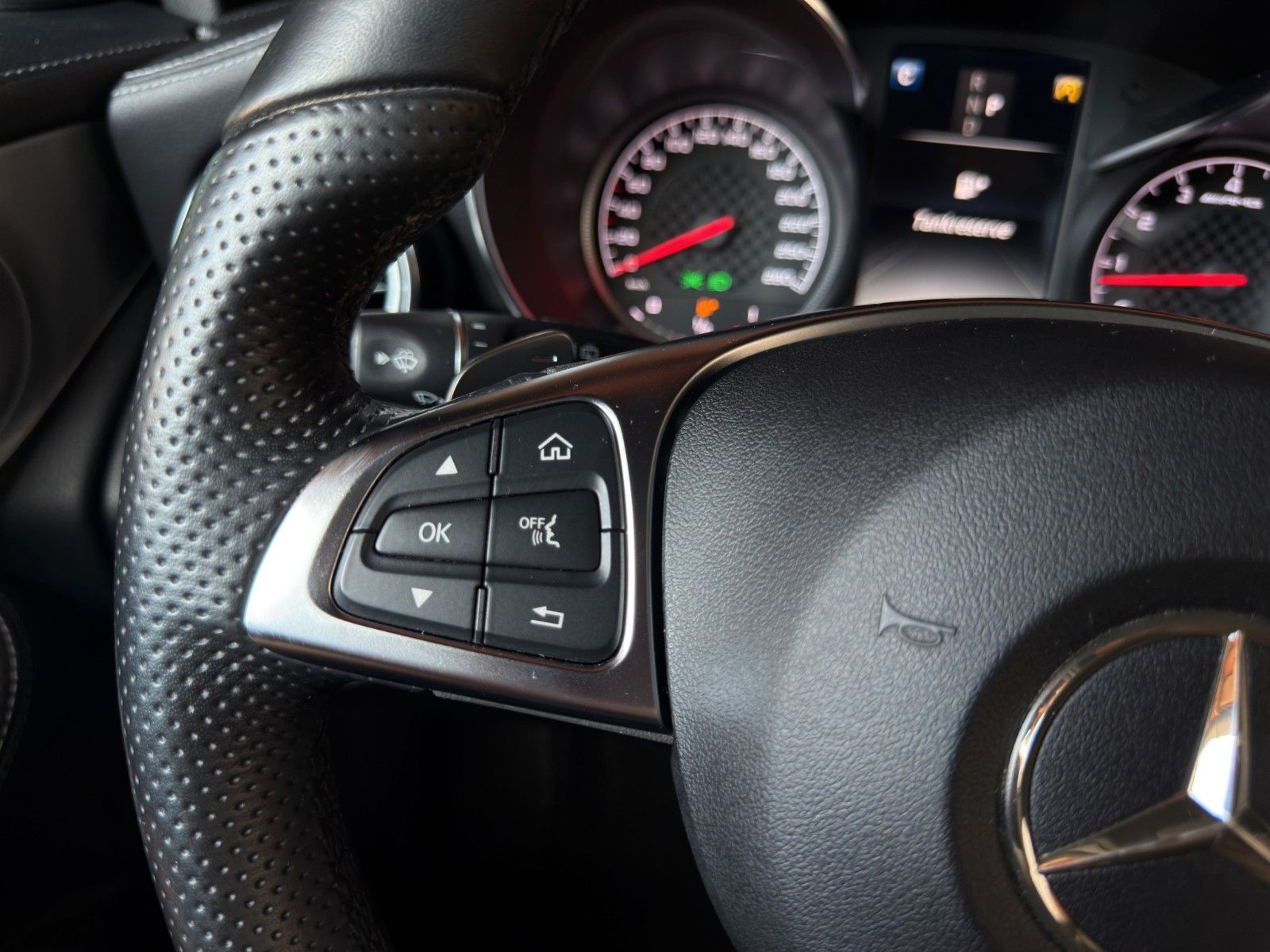 Fahrzeugabbildung Mercedes-Benz GLC 43 AMG 4Matic *AHK*Head-Up*Pano-Dach*