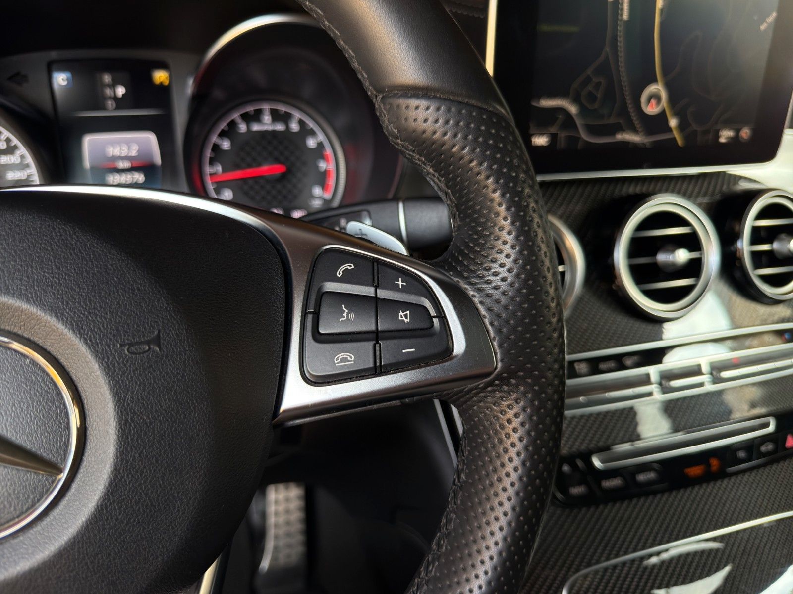 Fahrzeugabbildung Mercedes-Benz GLC 43 AMG 4Matic *AHK*Head-Up*Pano-Dach*