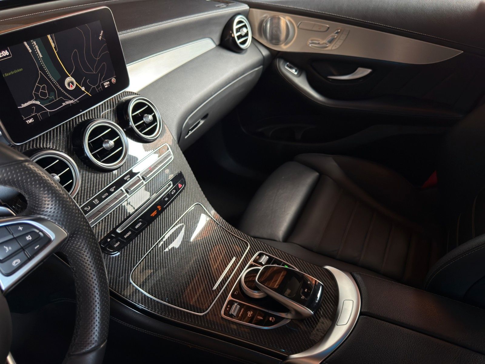Fahrzeugabbildung Mercedes-Benz GLC 43 AMG 4Matic *AHK*Head-Up*Pano-Dach*