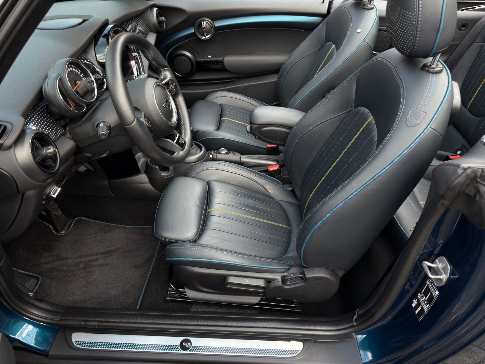 Fahrzeugabbildung MINI Cooper S Cabrio Sidewalk Edition *CarPlay*Leder*