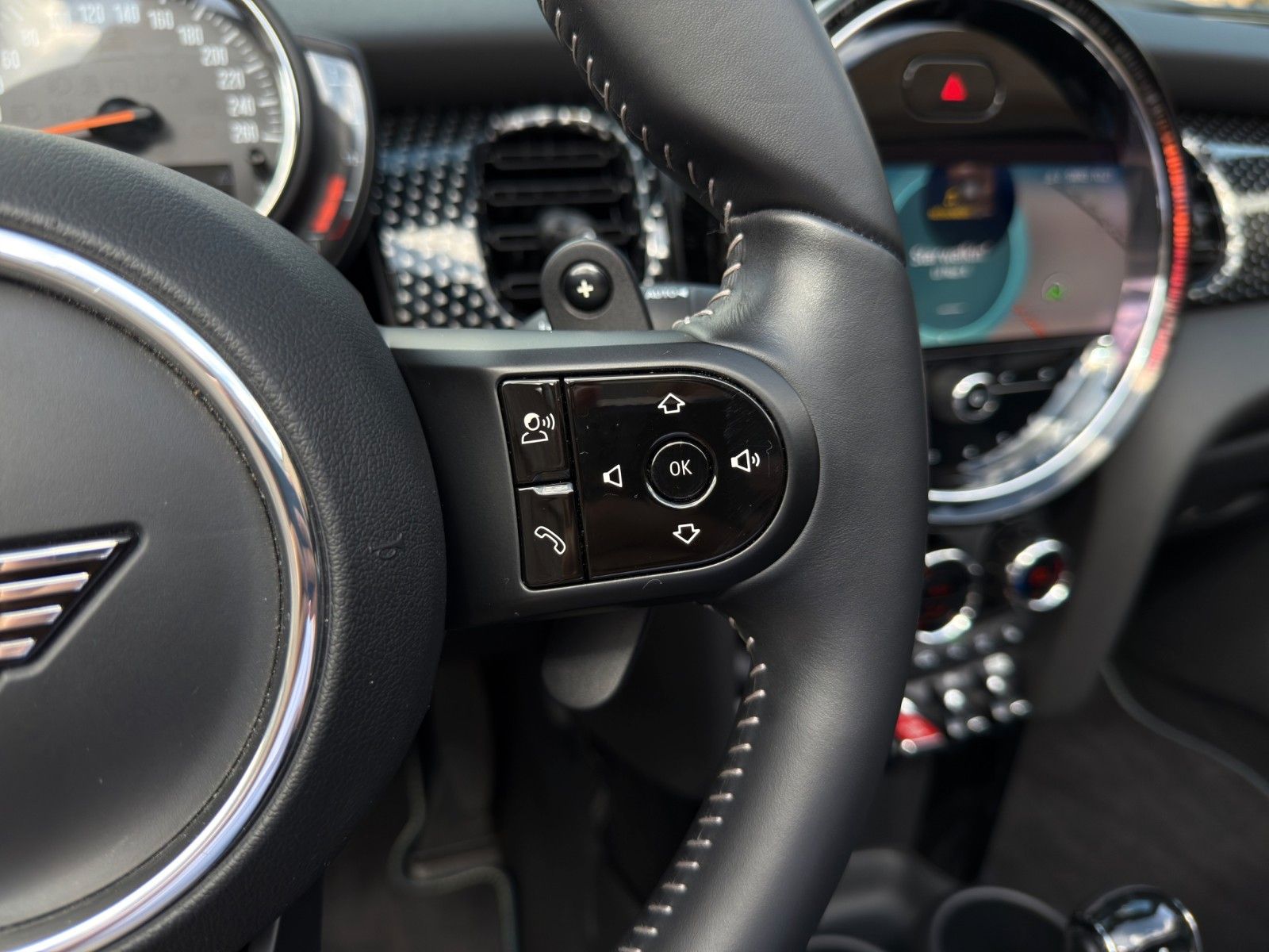 Fahrzeugabbildung MINI Cooper S Cabrio Sidewalk Edition *CarPlay*Leder*