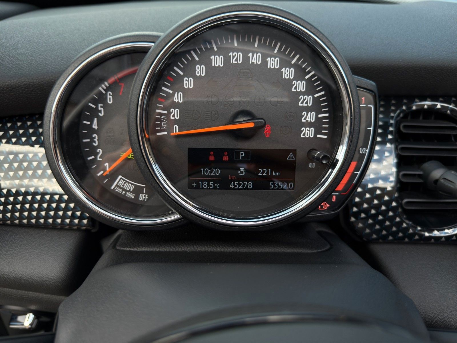 Fahrzeugabbildung MINI Cooper S Cabrio Sidewalk Edition *CarPlay*Leder*
