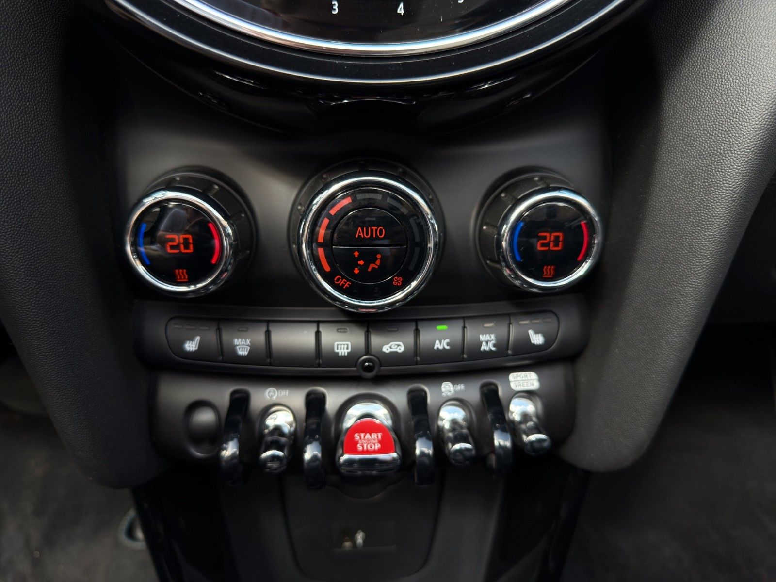 Fahrzeugabbildung MINI Cooper S Cabrio Sidewalk Edition *CarPlay*Leder*