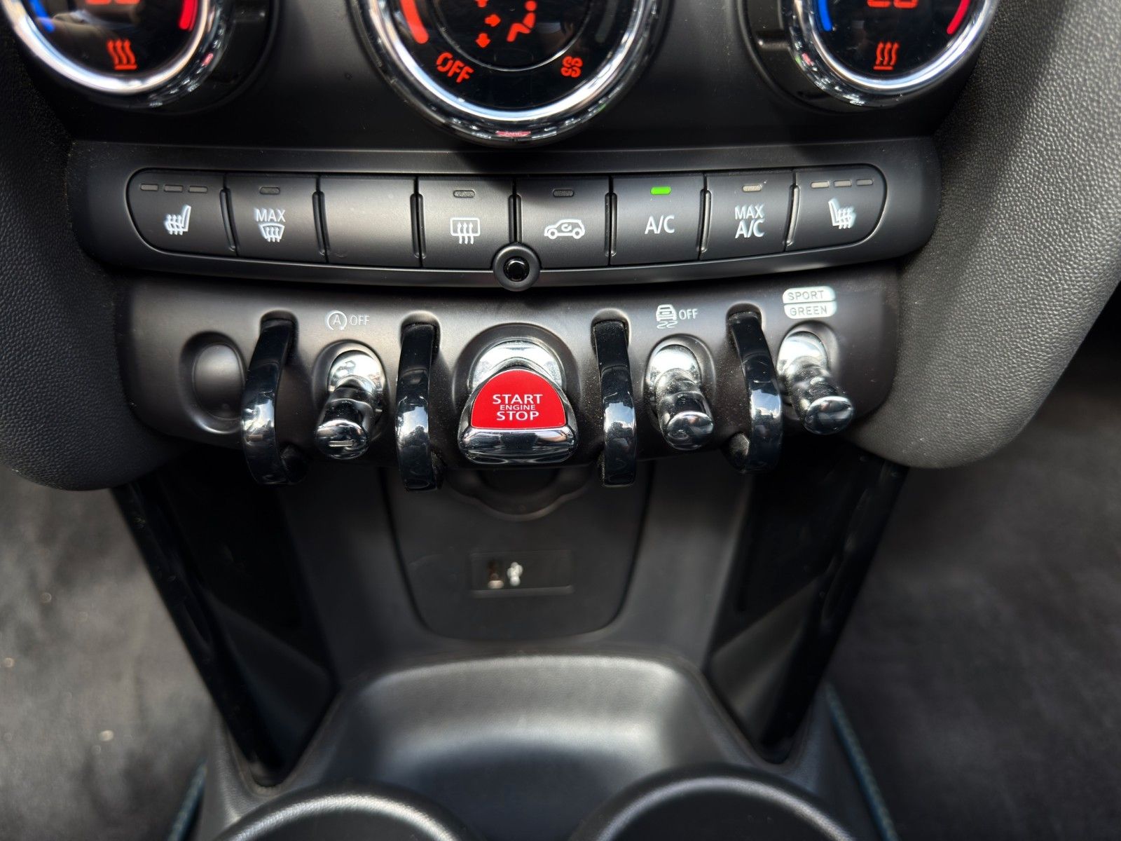 Fahrzeugabbildung MINI Cooper S Cabrio Sidewalk Edition *CarPlay*Leder*