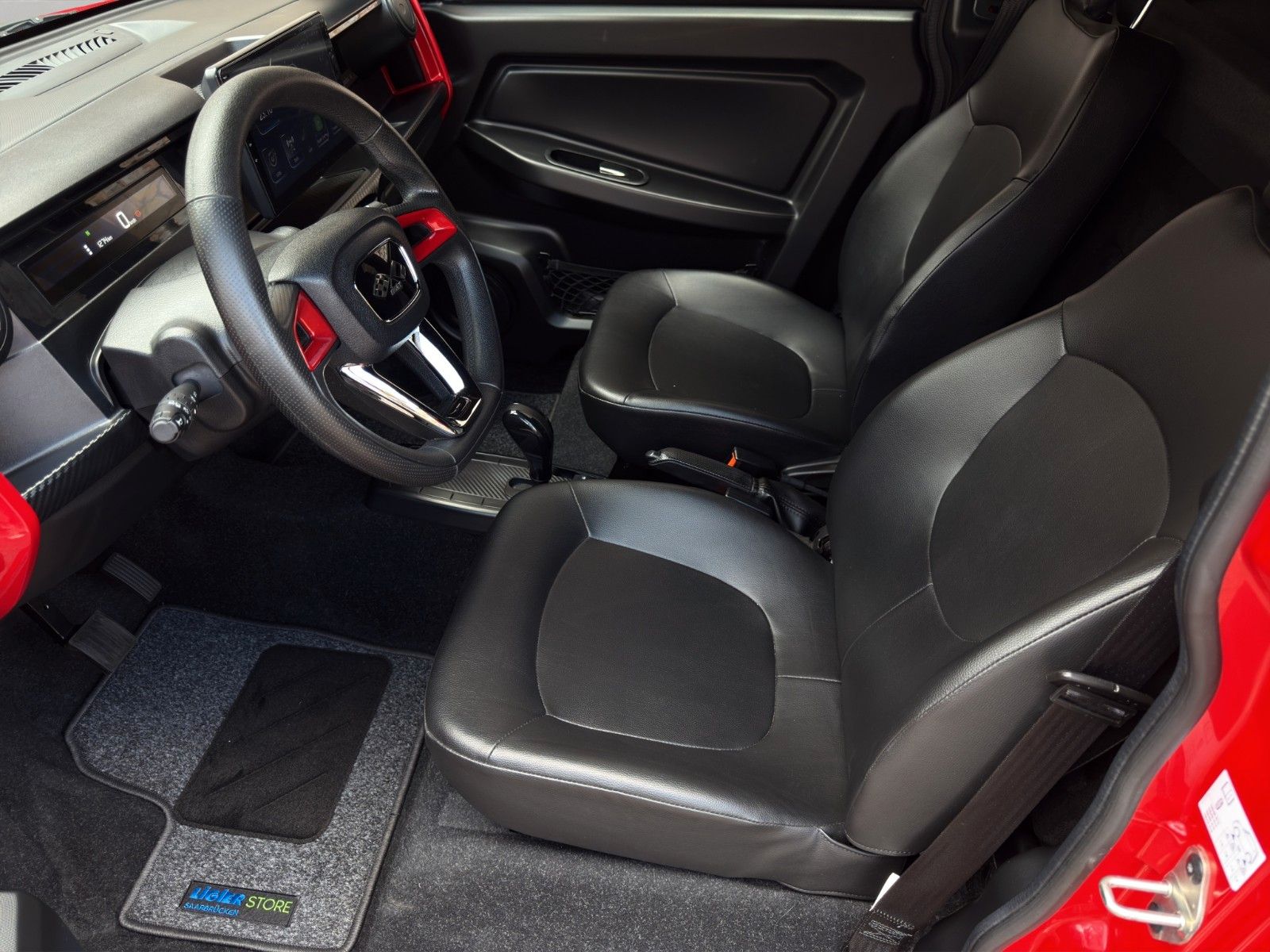 Fahrzeugabbildung Ligier MyLi D R.EBEL E5 *Servo* *CarPlay*