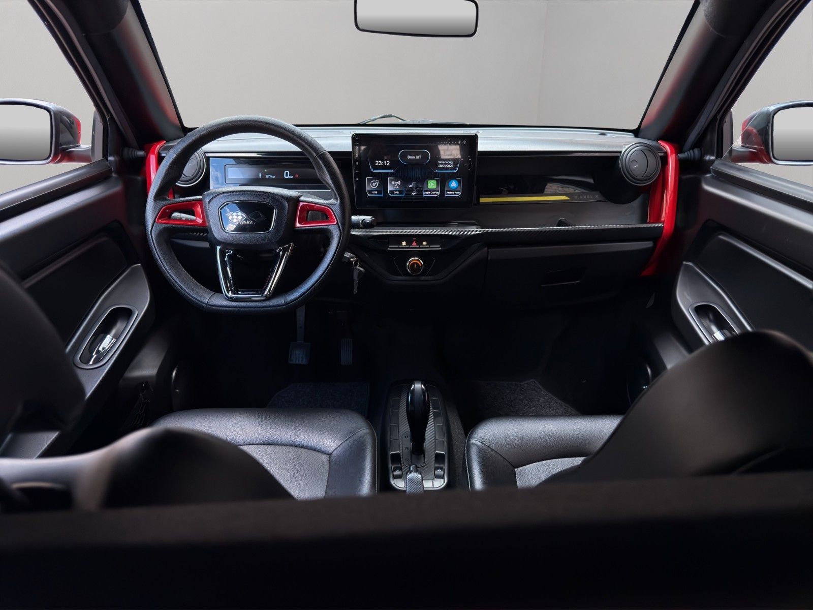 Fahrzeugabbildung Ligier MyLi D R.EBEL E5 *Servo* *CarPlay*
