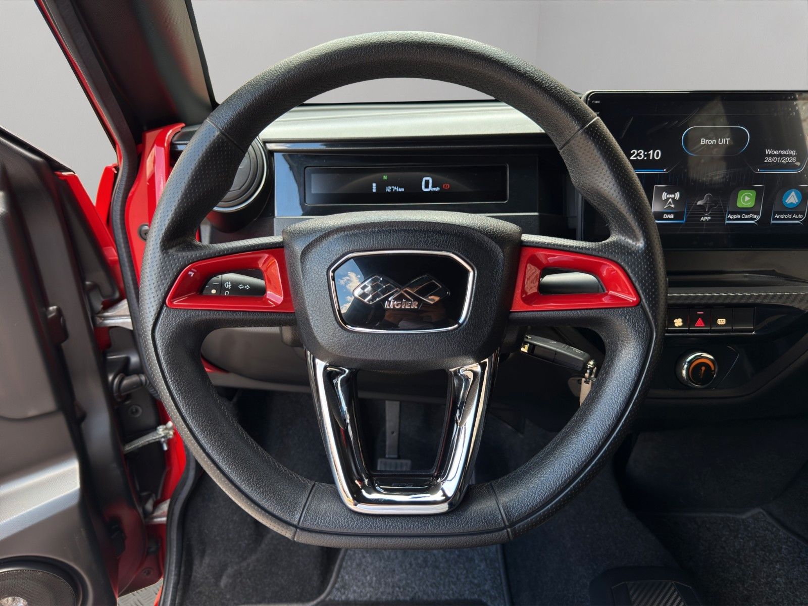Fahrzeugabbildung Ligier MyLi D R.EBEL E5 *Servo* *CarPlay*