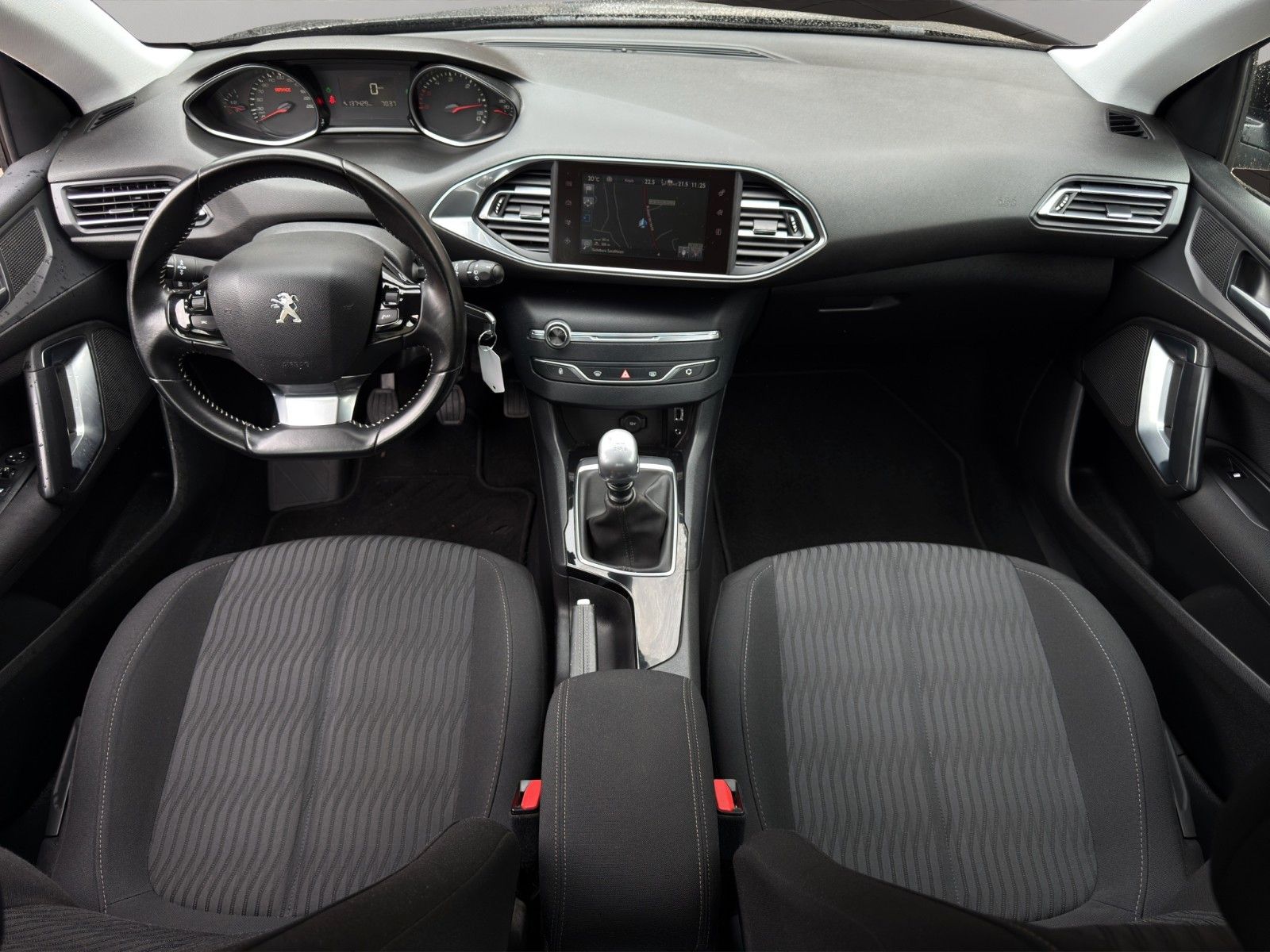 Fahrzeugabbildung Peugeot 308 Active BlueHDi 120 *1. Hand*Rückfahrkamera