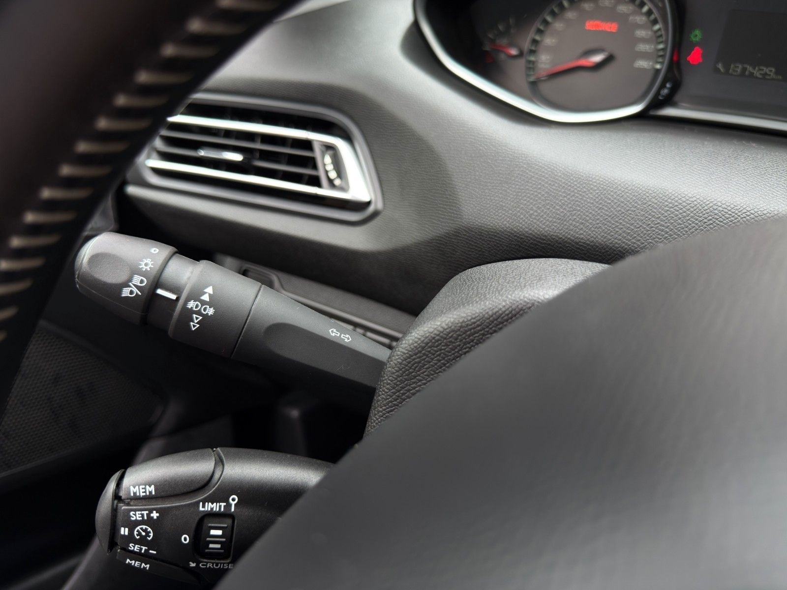 Fahrzeugabbildung Peugeot 308 Active BlueHDi 120 *1. Hand*Rückfahrkamera