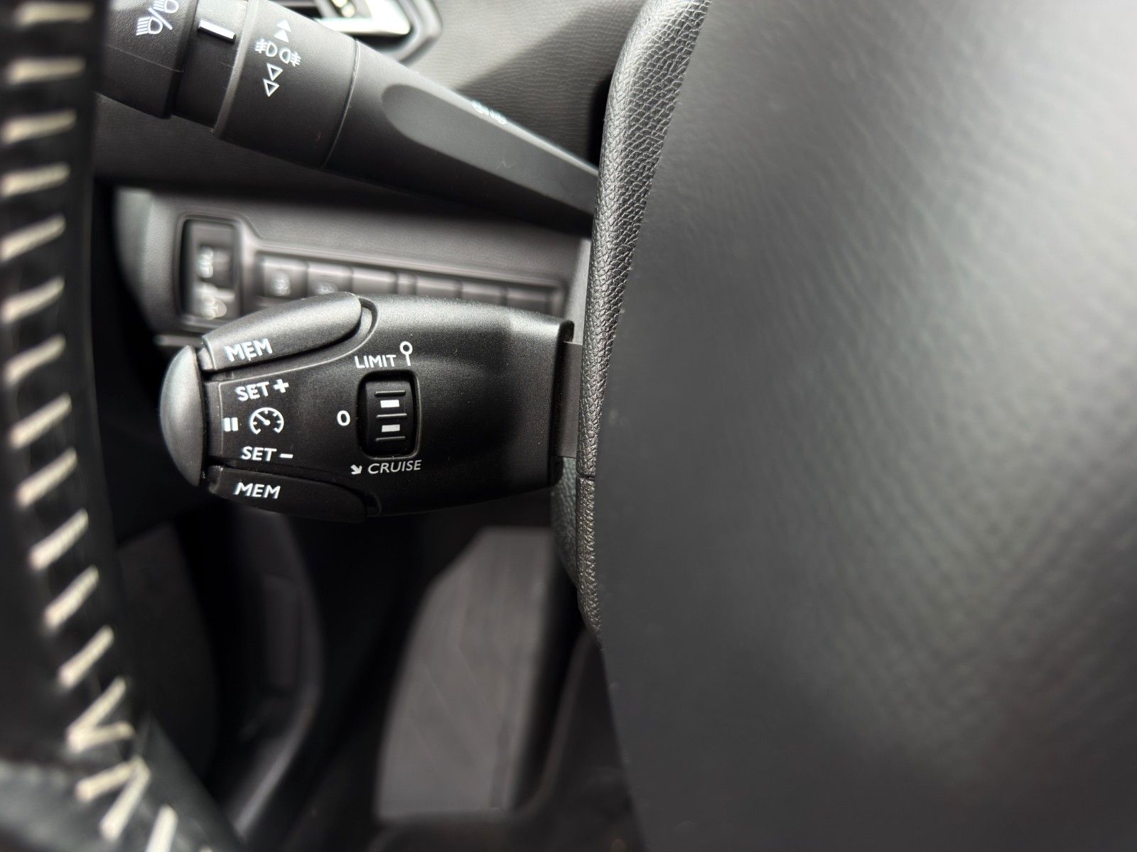 Fahrzeugabbildung Peugeot 308 Active BlueHDi 120 *1. Hand*Rückfahrkamera