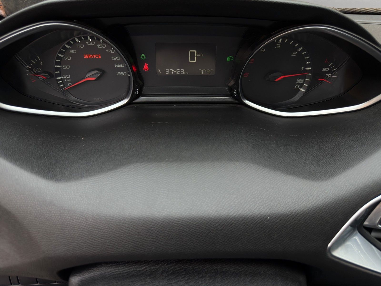 Fahrzeugabbildung Peugeot 308 Active BlueHDi 120 *1. Hand*Rückfahrkamera