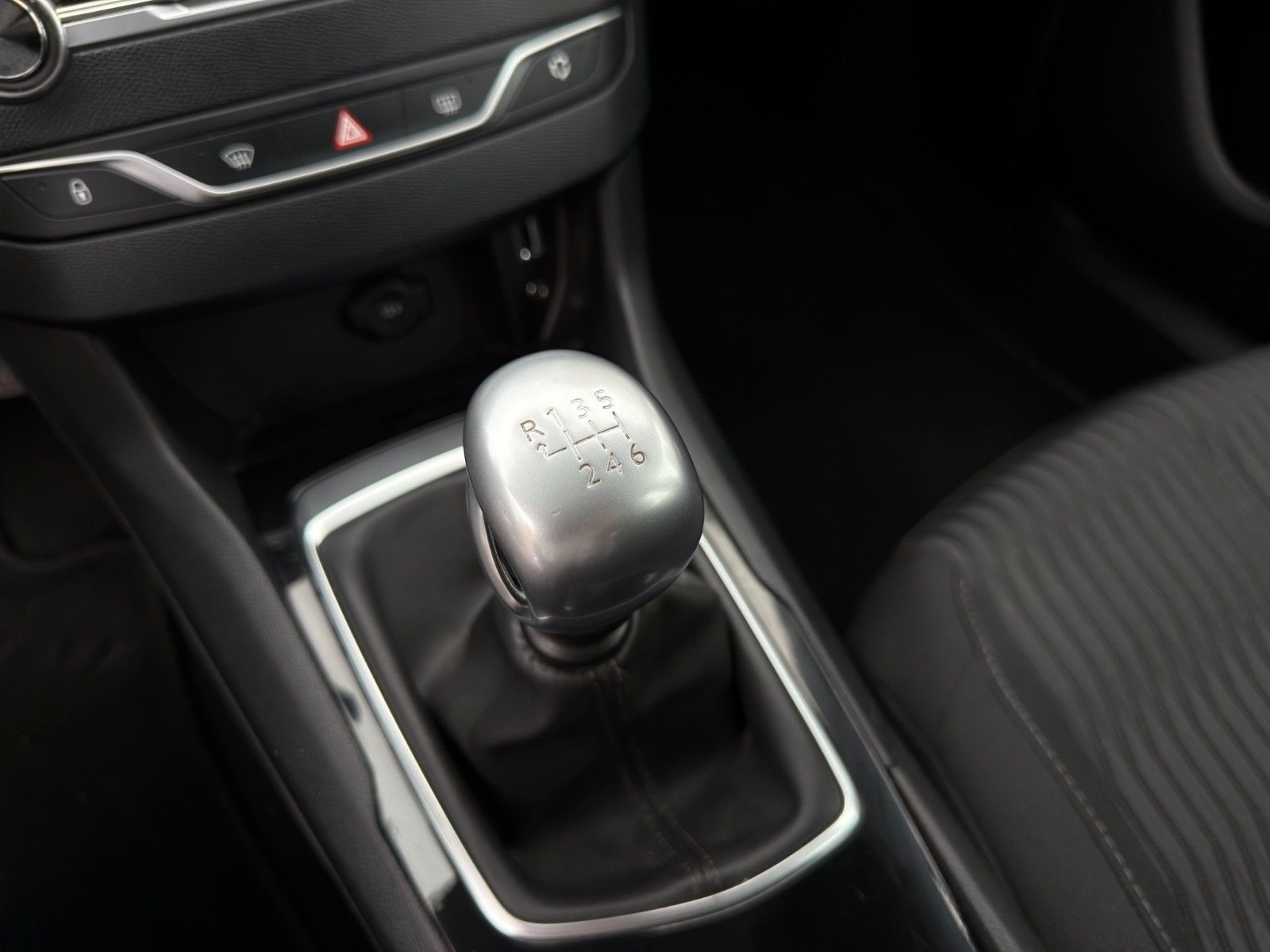 Fahrzeugabbildung Peugeot 308 Active BlueHDi 120 *1. Hand*Rückfahrkamera