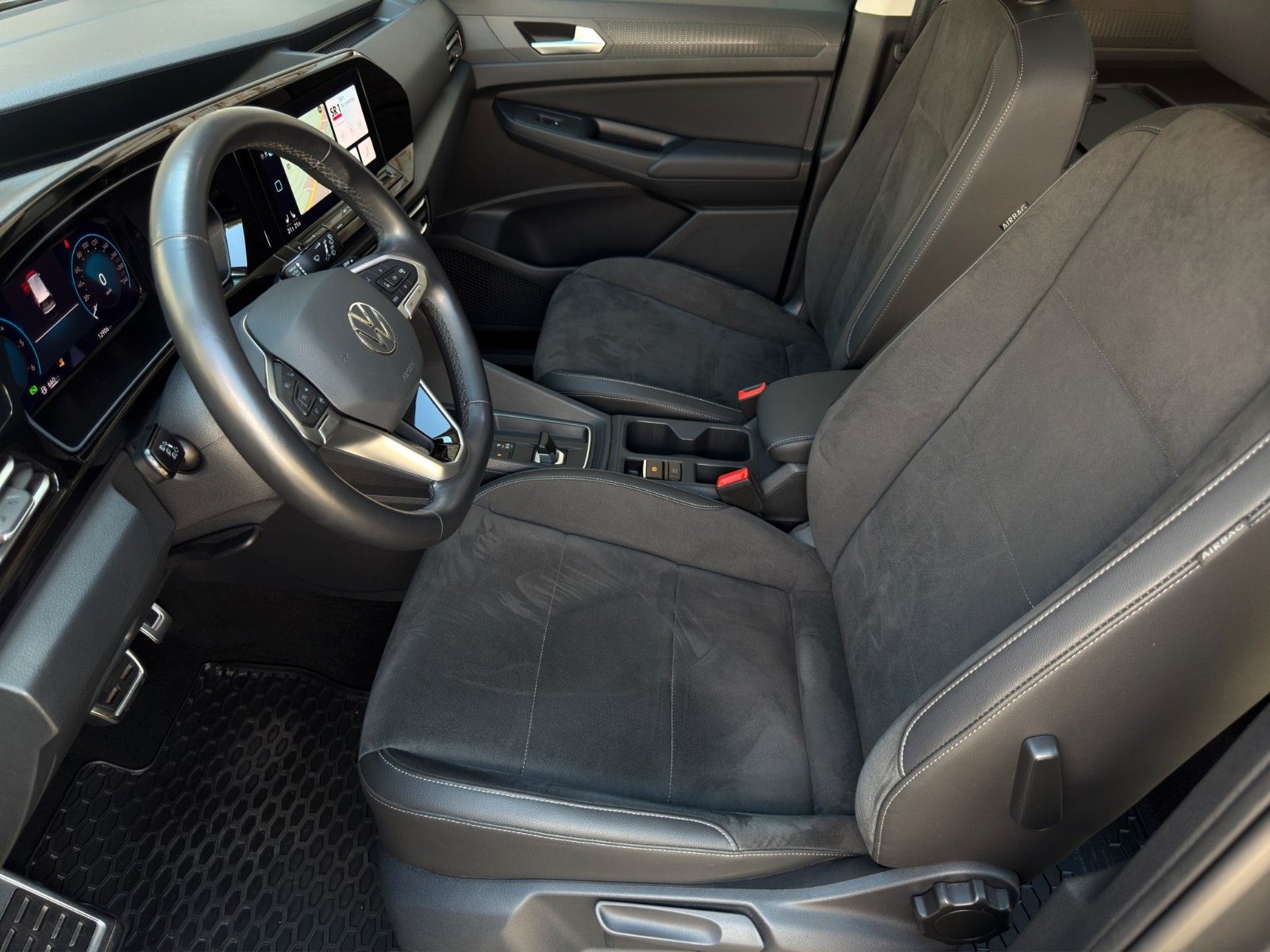 Fahrzeugabbildung Volkswagen Caddy Maxi Style *1.Hand*Pano-Dach*AHK*