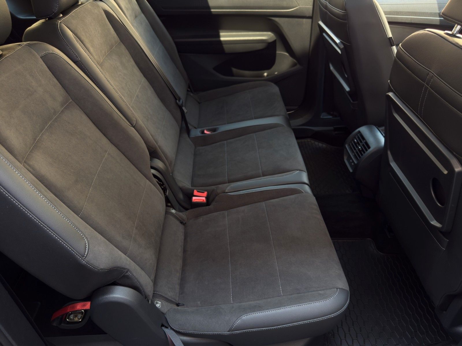 Fahrzeugabbildung Volkswagen Caddy Maxi Style *1.Hand*Pano-Dach*AHK*