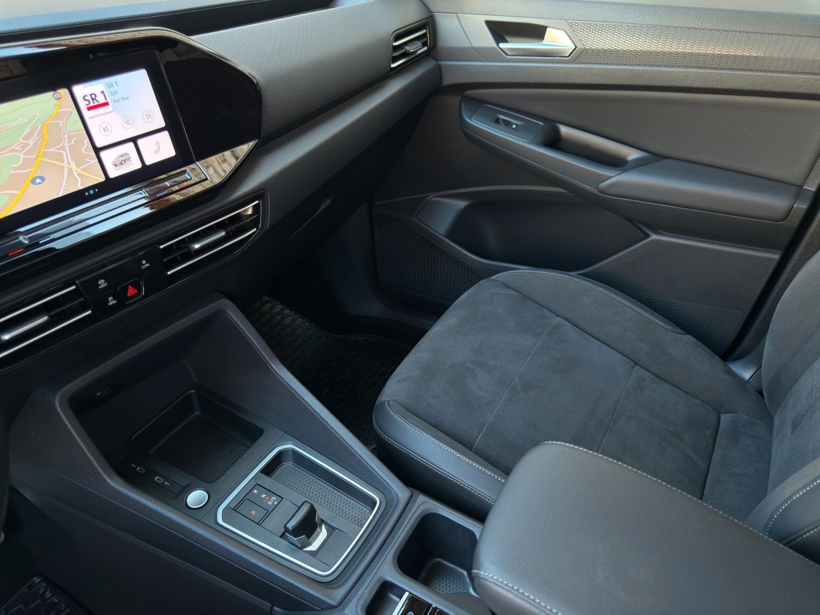 Fahrzeugabbildung Volkswagen Caddy Maxi Style *1.Hand*Pano-Dach*AHK*