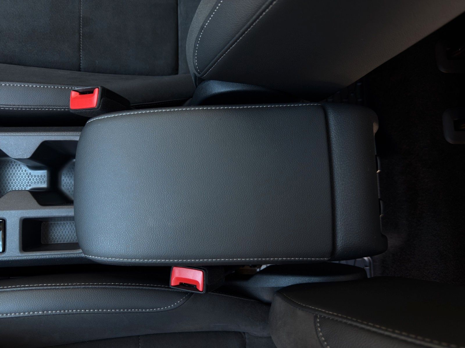 Fahrzeugabbildung Volkswagen Caddy Maxi Style *1.Hand*Pano-Dach*AHK*
