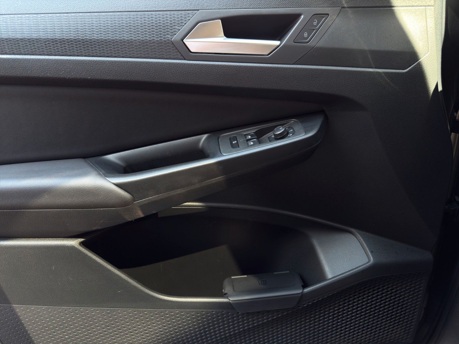 Fahrzeugabbildung Volkswagen Caddy Maxi Style *1.Hand*Pano-Dach*AHK*