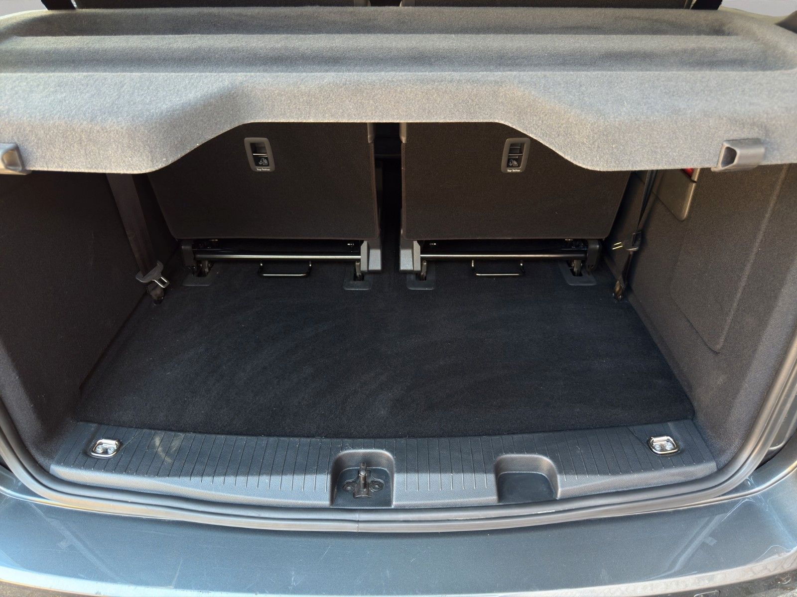 Fahrzeugabbildung Volkswagen Caddy Maxi Style *1.Hand*Pano-Dach*AHK*