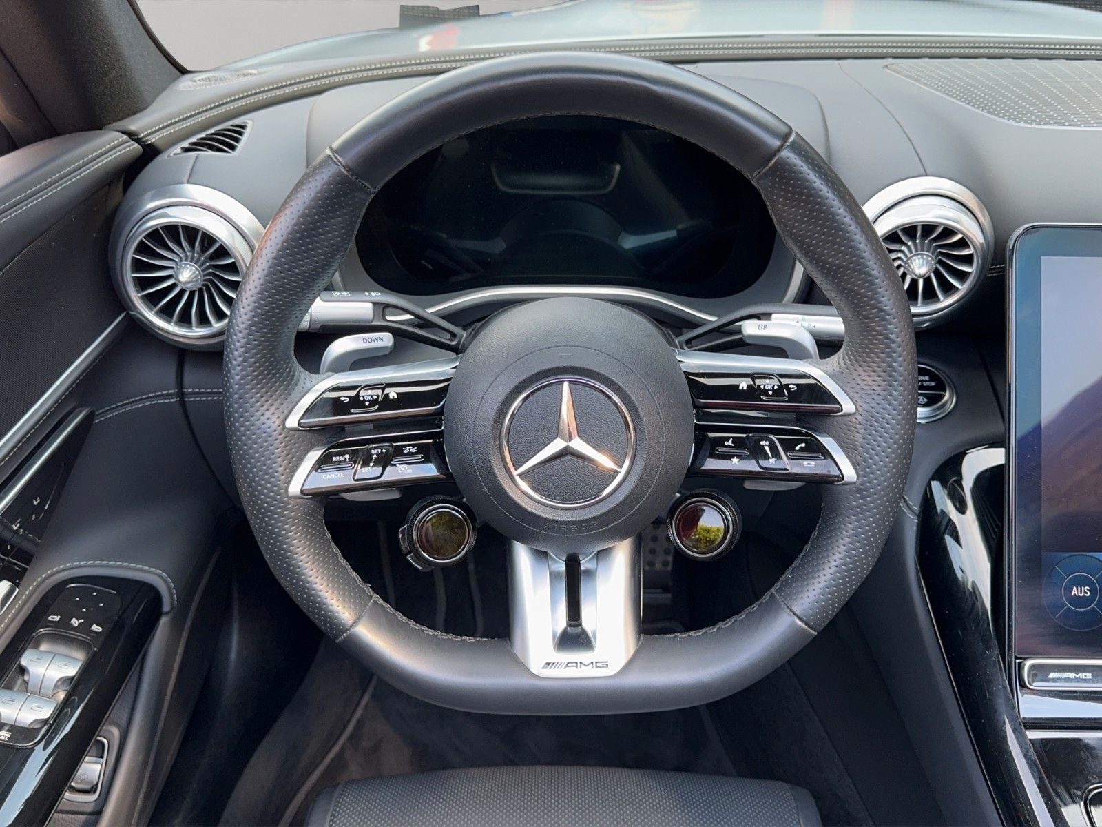 Fahrzeugabbildung Mercedes-Benz SL 43 AMG *2.Hand*AMG Dynamic Plus Paket*