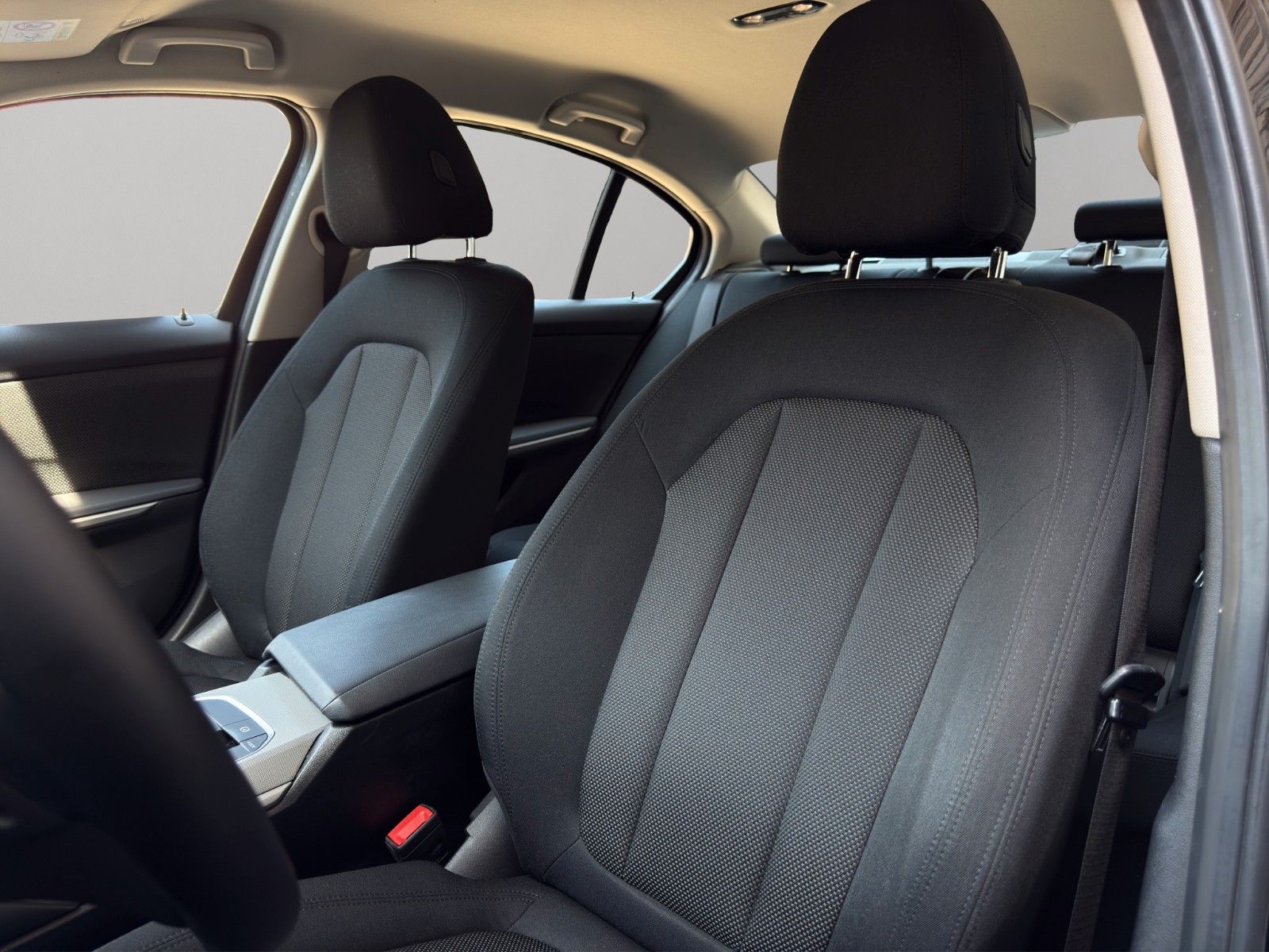 Fahrzeugabbildung BMW 318d Advantage *1.Hand*Bluetooth*PDC*