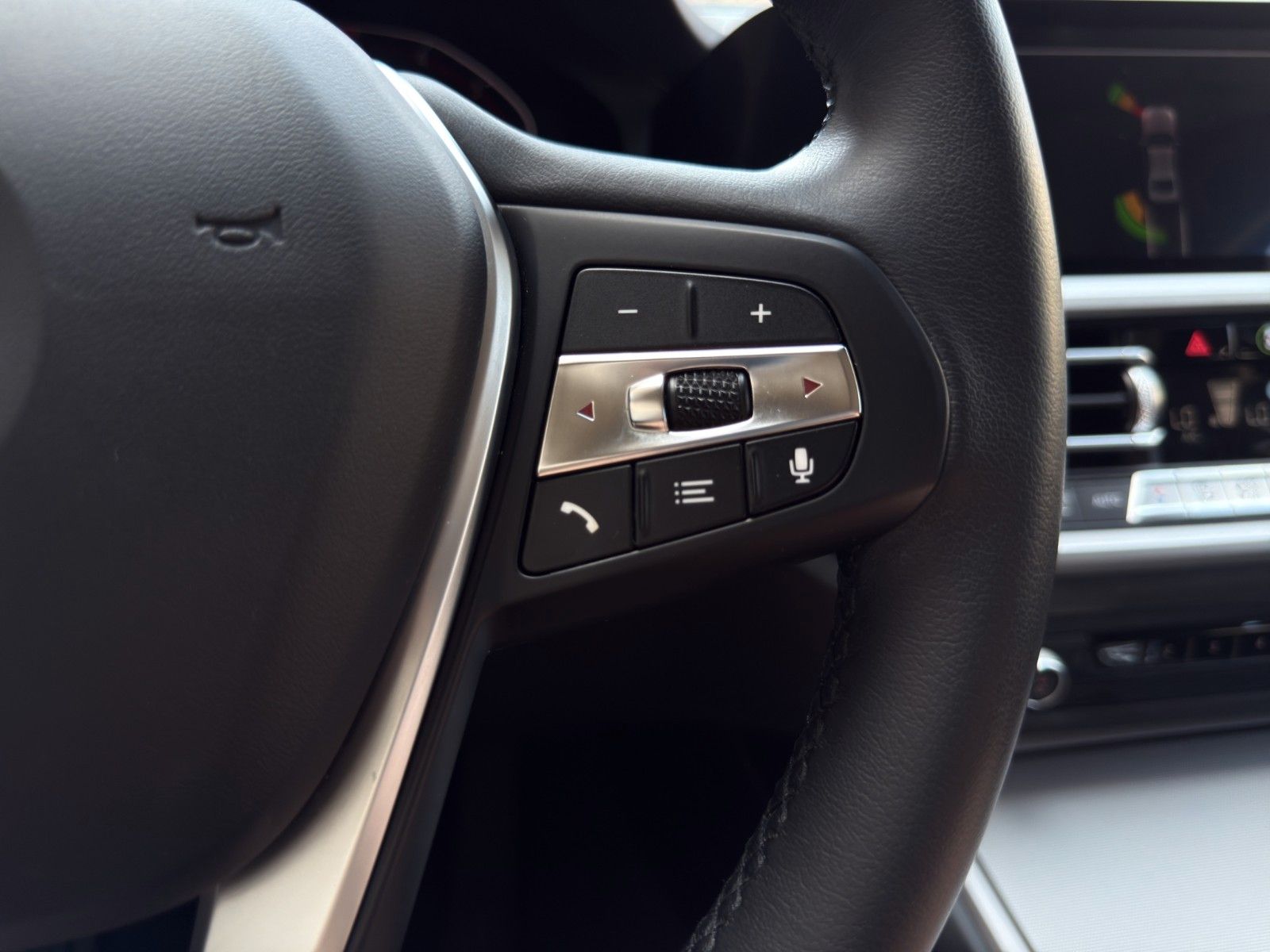 Fahrzeugabbildung BMW 318d Advantage *1.Hand*Bluetooth*PDC*