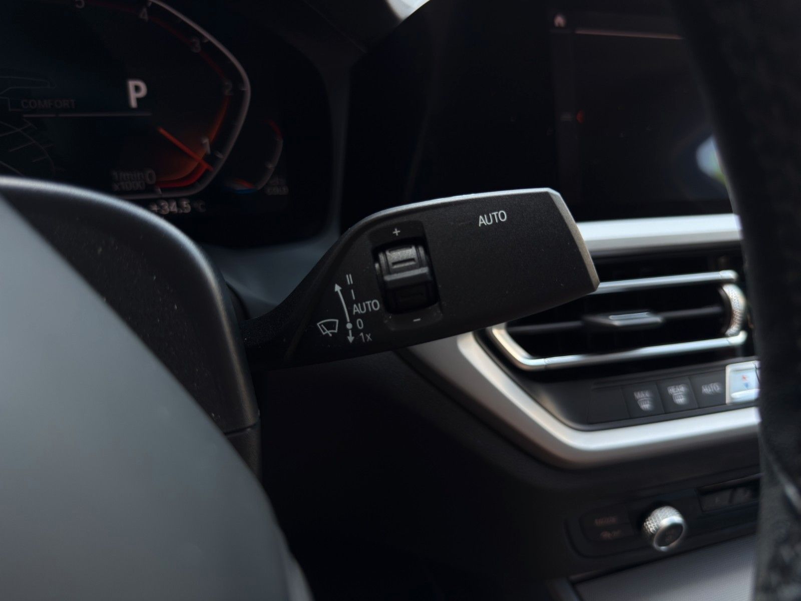 Fahrzeugabbildung BMW 318d Advantage *1.Hand*Bluetooth*PDC*