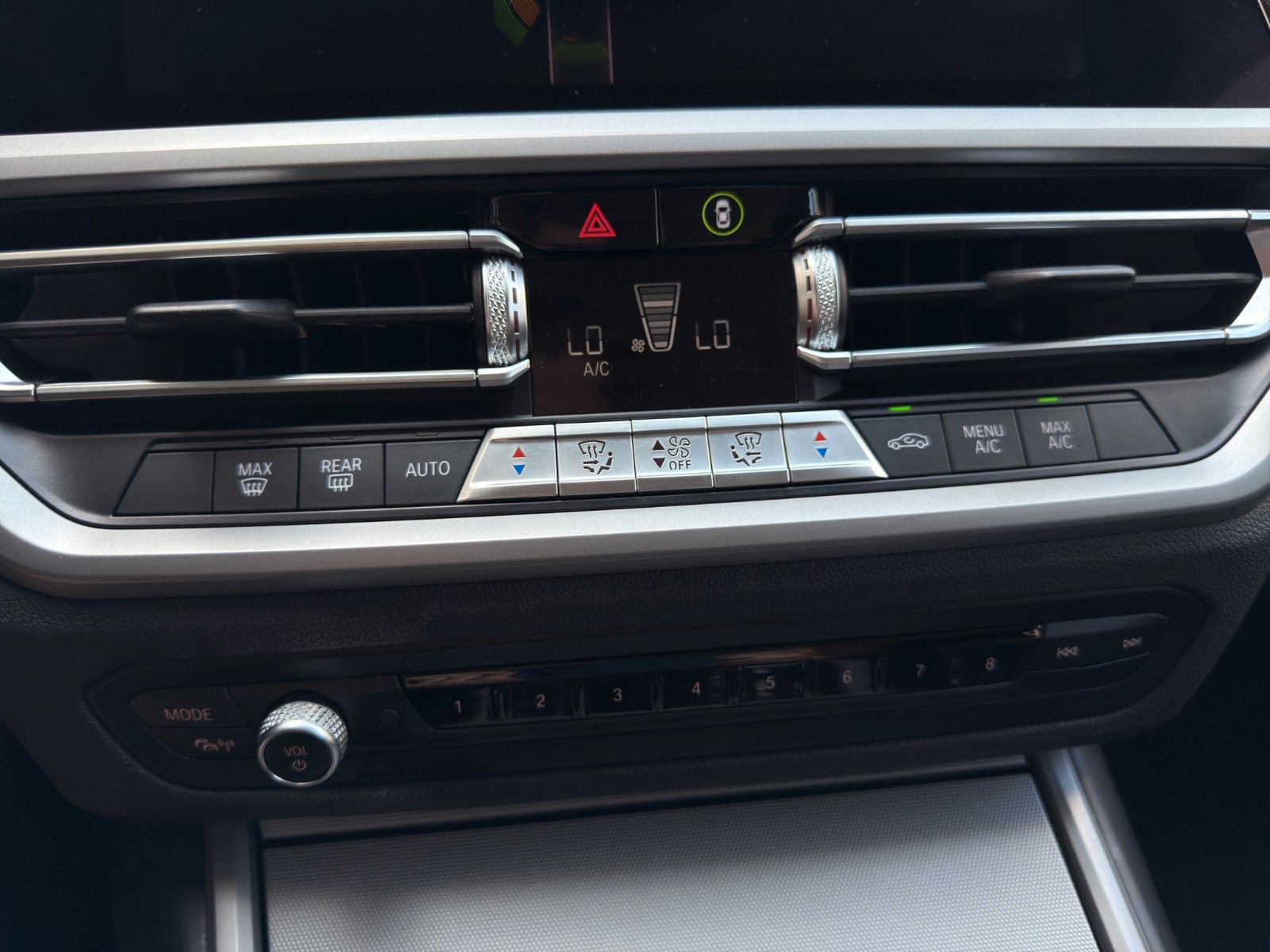 Fahrzeugabbildung BMW 318d Advantage *1.Hand*Bluetooth*PDC*
