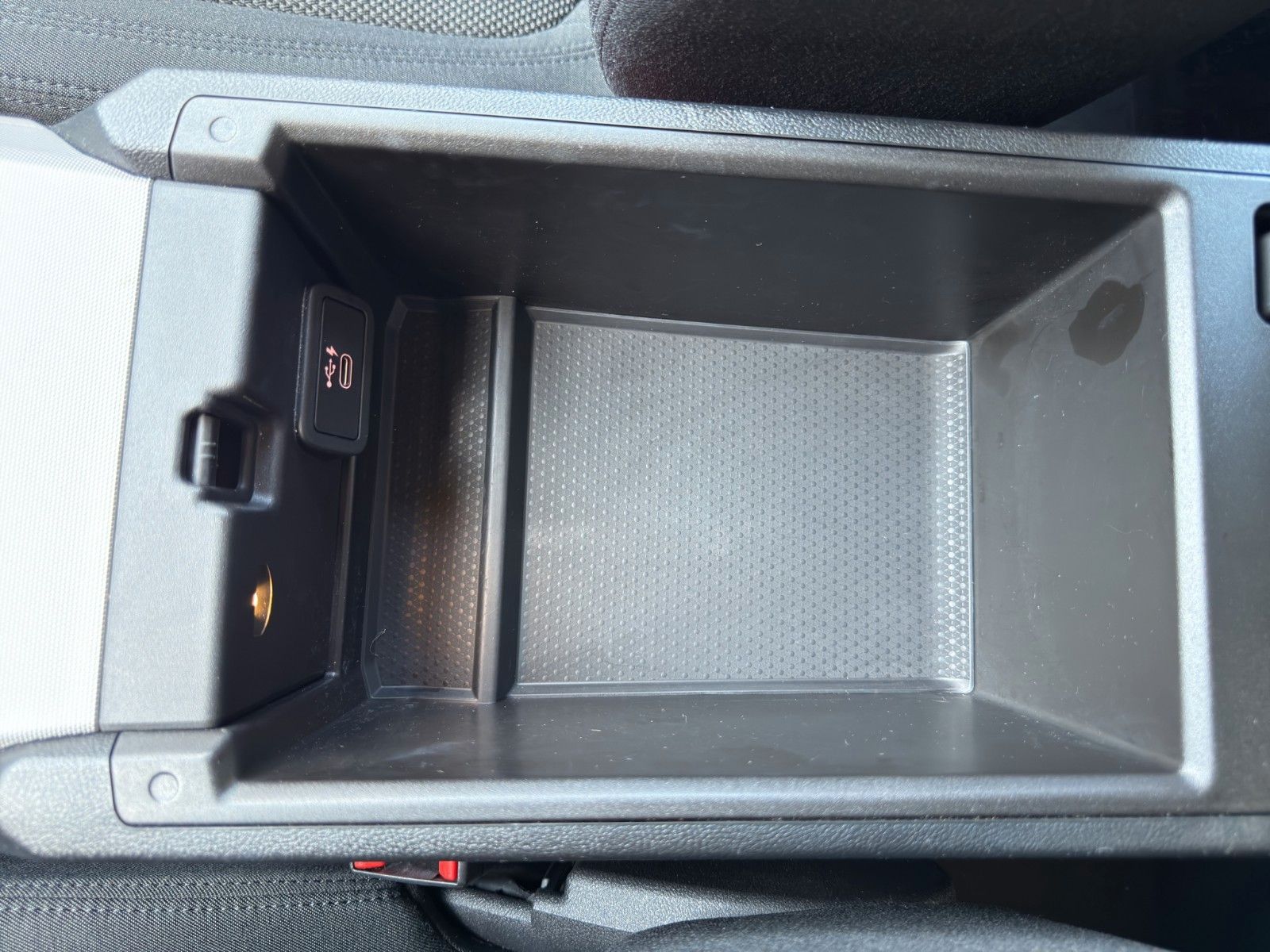 Fahrzeugabbildung BMW 318d Advantage *1.Hand*Bluetooth*PDC*