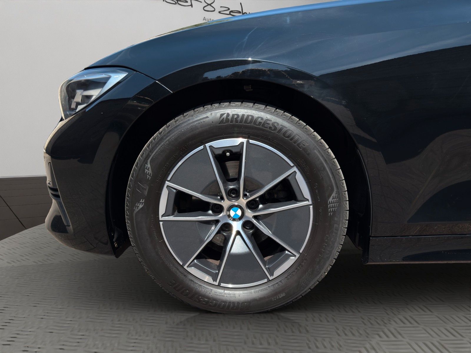 Fahrzeugabbildung BMW 318d Advantage *1.Hand*Bluetooth*PDC*