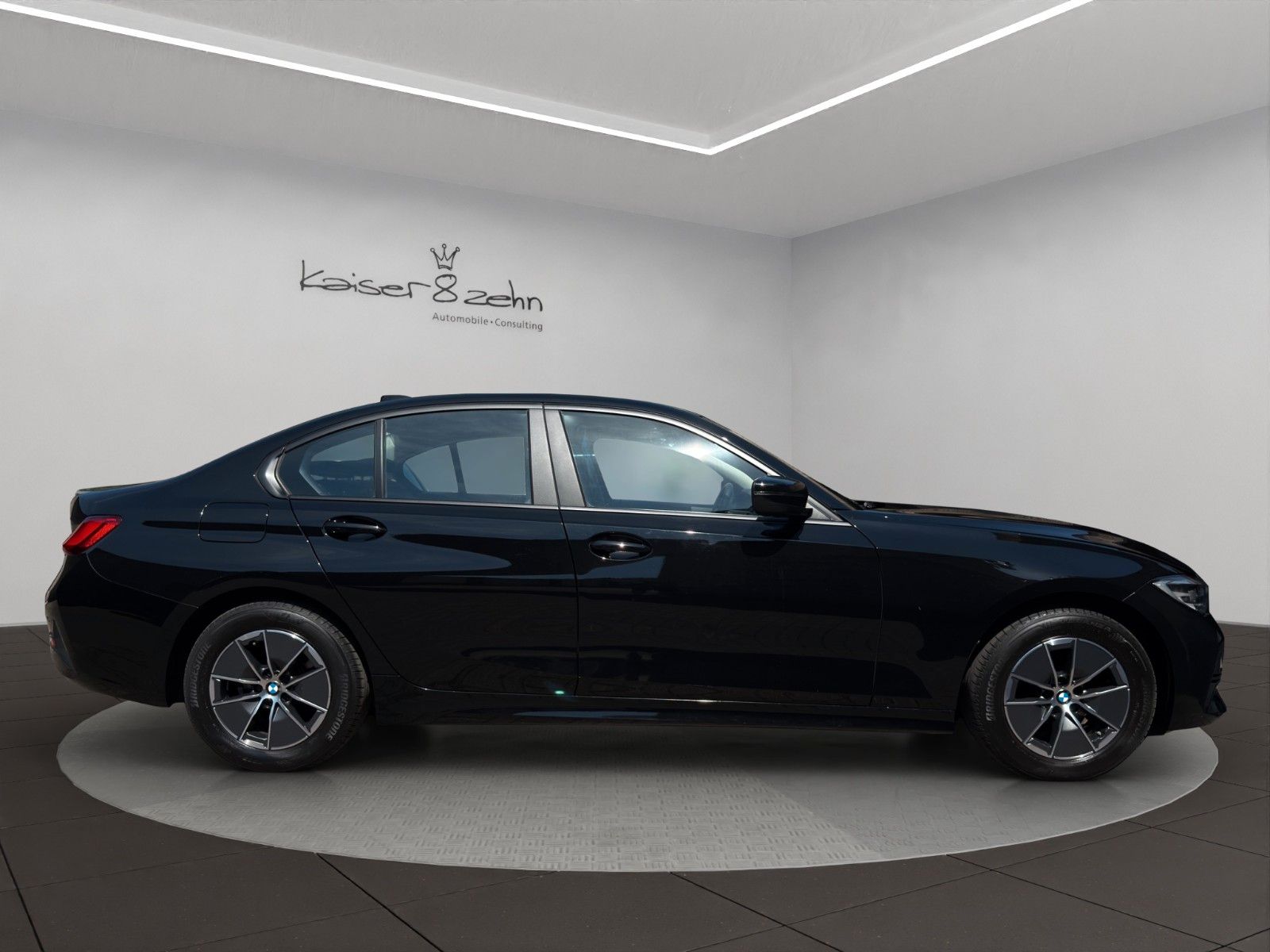 Fahrzeugabbildung BMW 318d Advantage *1.Hand*Bluetooth*PDC*