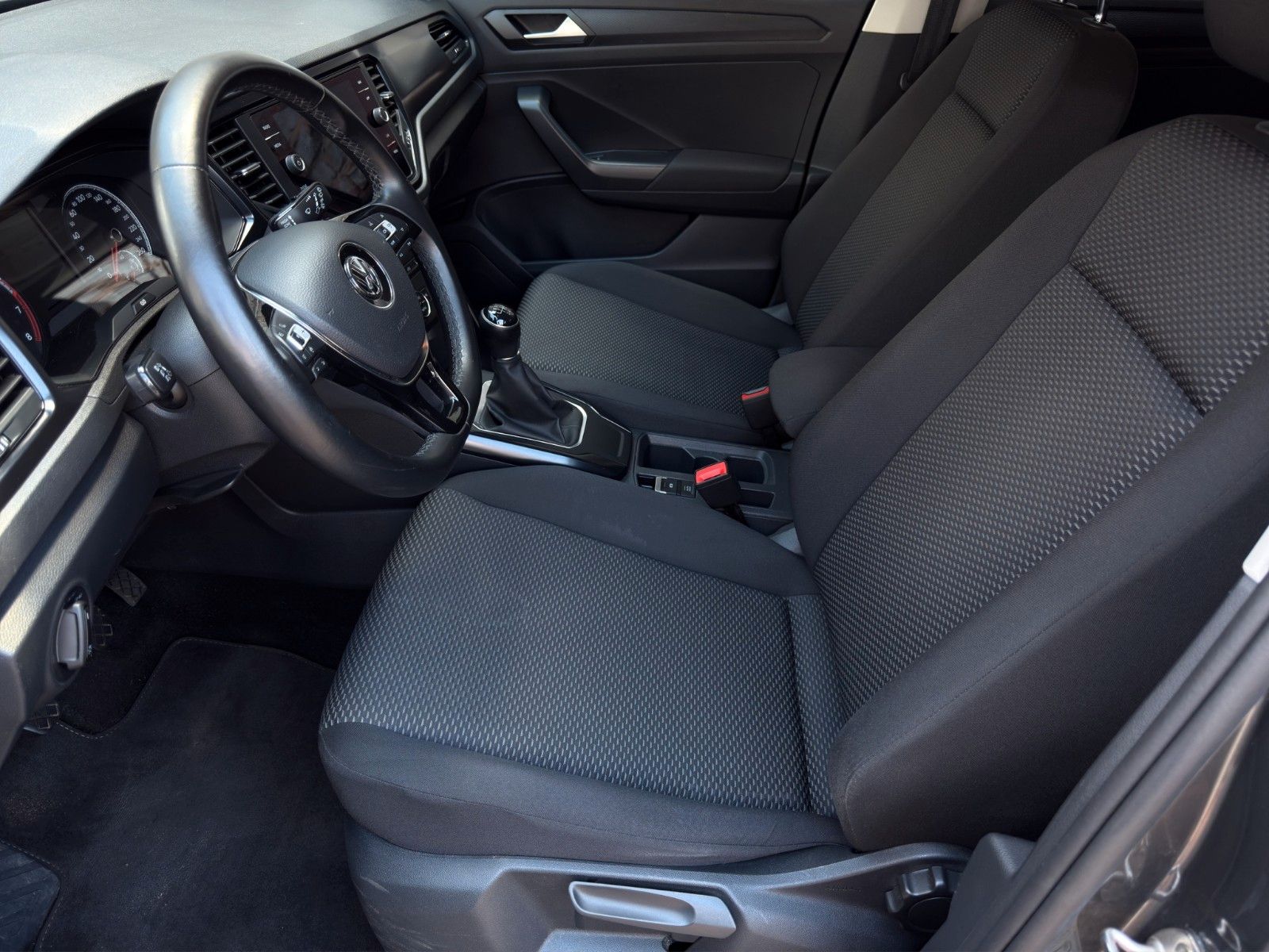 Fahrzeugabbildung Volkswagen T-Roc 1.0 TSI OPF *1.Hand*2-Zonenklima*Bluetooth