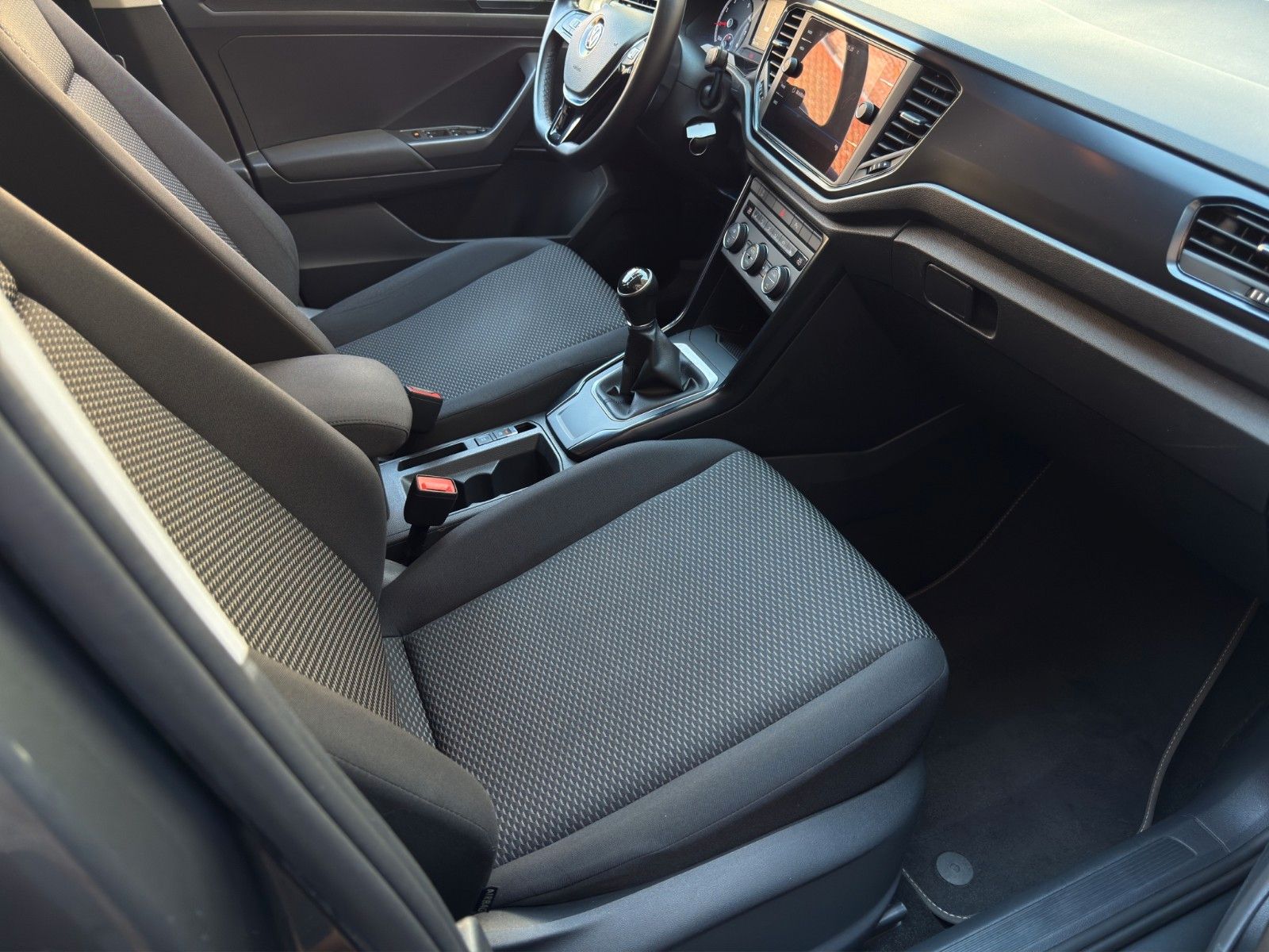 Fahrzeugabbildung Volkswagen T-Roc 1.0 TSI OPF *1.Hand*2-Zonenklima*Bluetooth
