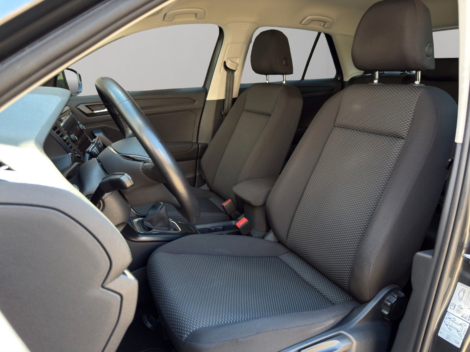 Fahrzeugabbildung Volkswagen T-Roc 1.0 TSI OPF *1.Hand*2-Zonenklima*Bluetooth