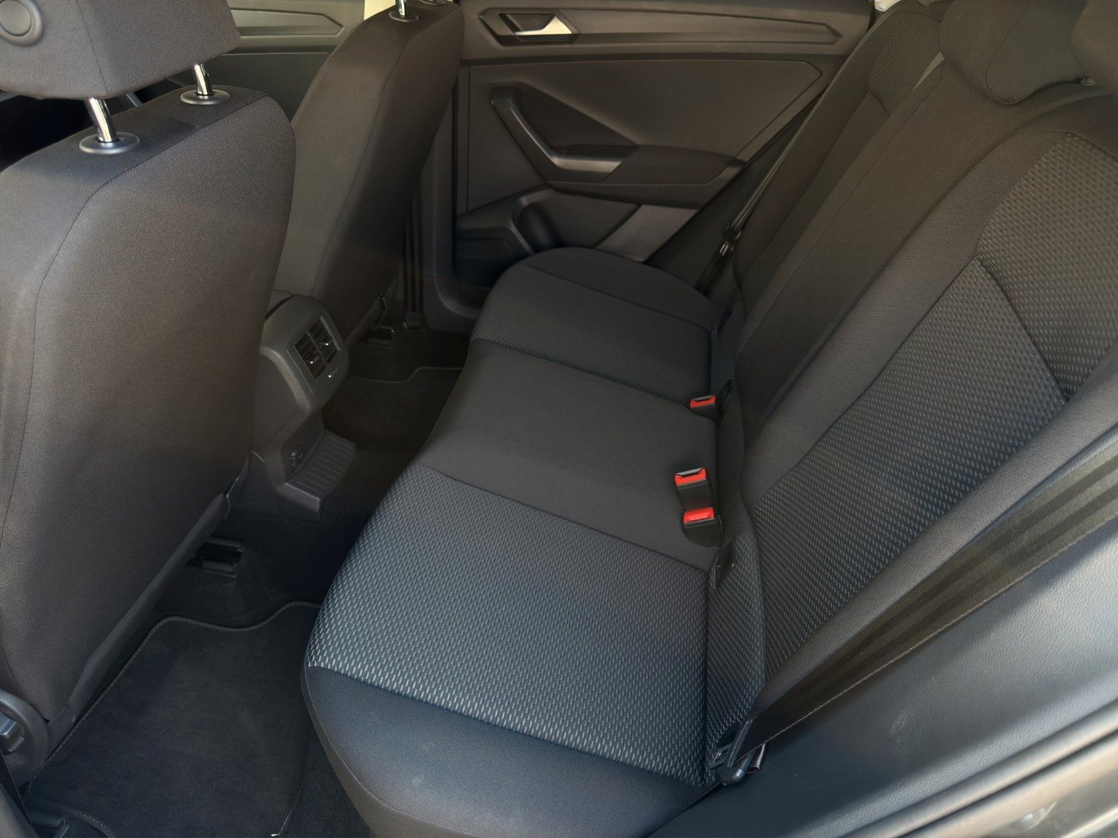 Fahrzeugabbildung Volkswagen T-Roc 1.0 TSI OPF *1.Hand*2-Zonenklima*Bluetooth