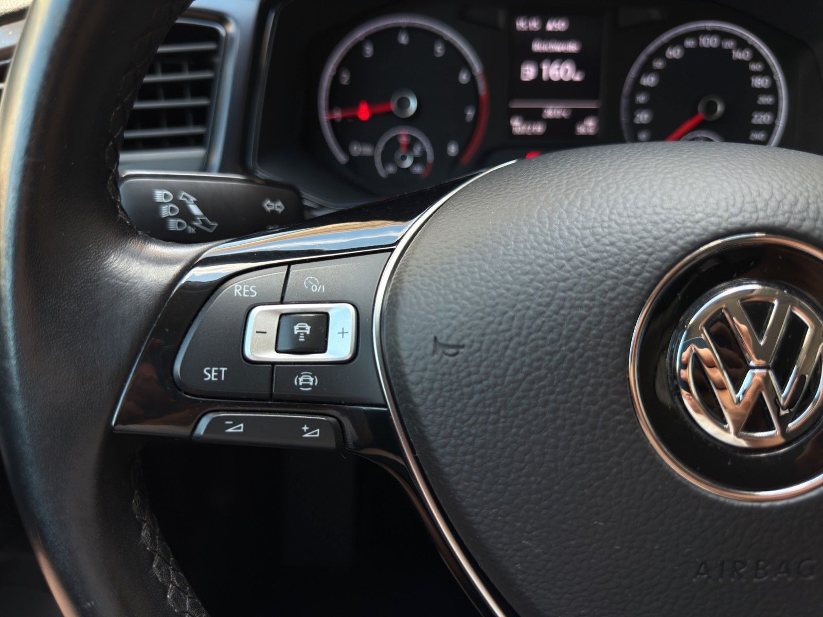 Fahrzeugabbildung Volkswagen T-Roc 1.0 TSI OPF *1.Hand*2-Zonenklima*Bluetooth