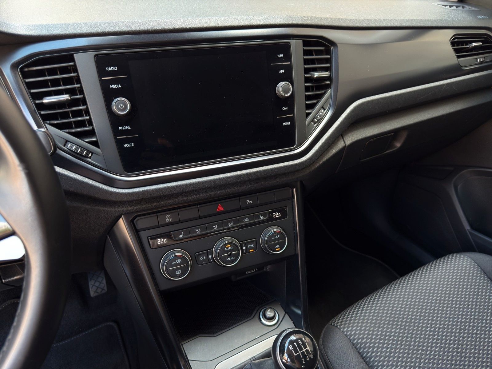 Fahrzeugabbildung Volkswagen T-Roc 1.0 TSI OPF *1.Hand*2-Zonenklima*Bluetooth