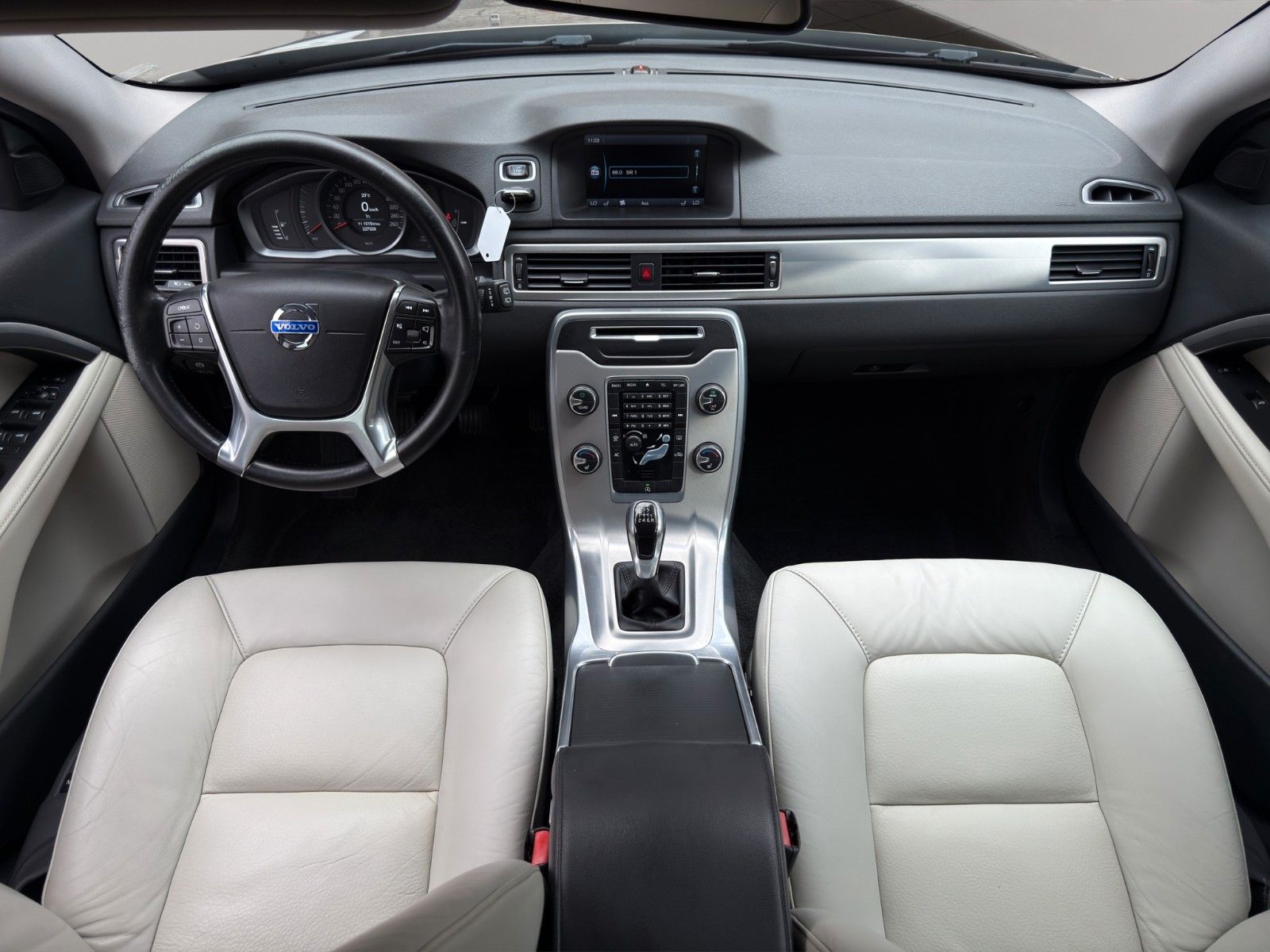 Fahrzeugabbildung Volvo V70 D4 Summum *2.Hand*Memory-Sitze*